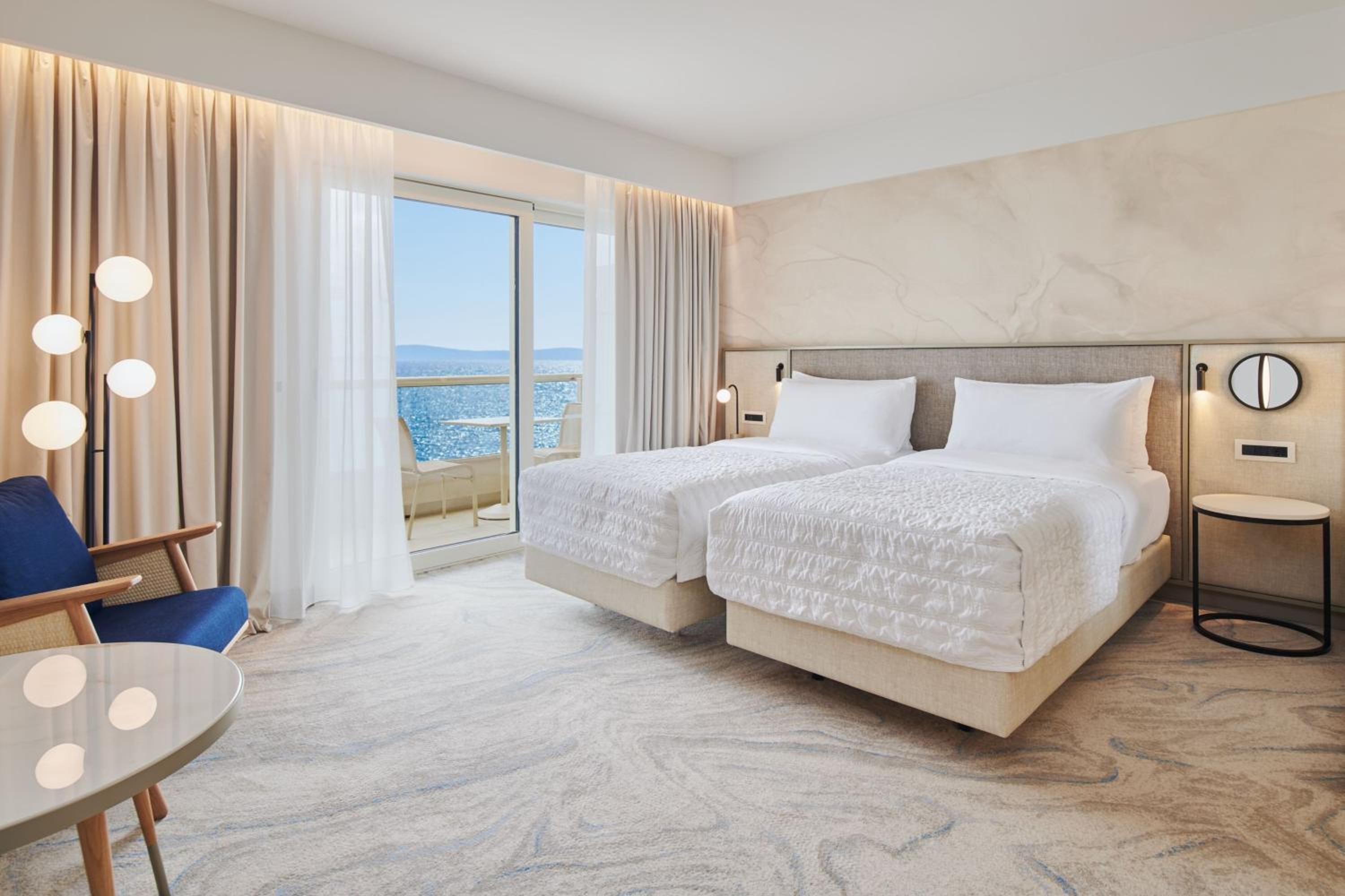 Elegant Sea View Room with Twin beds photo 2