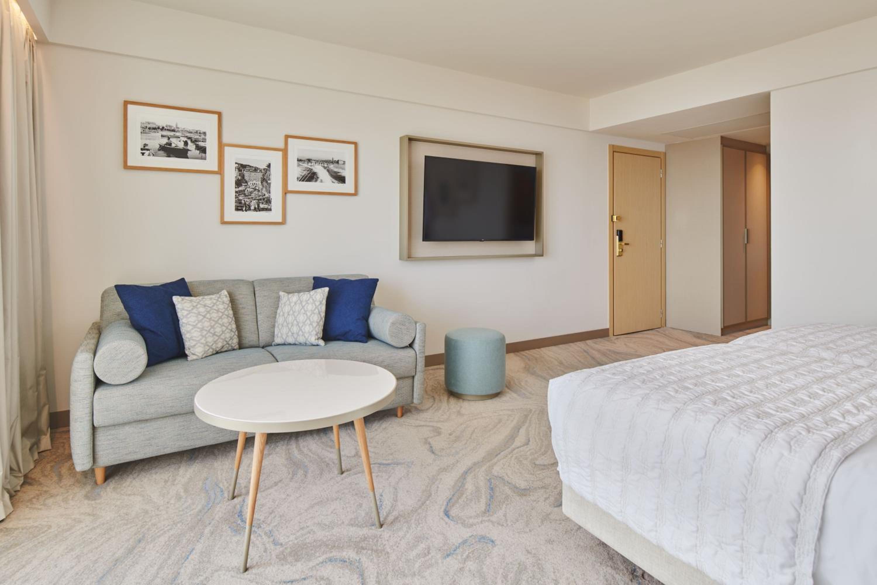 Premium Sea View Room with Twin beds photo 3