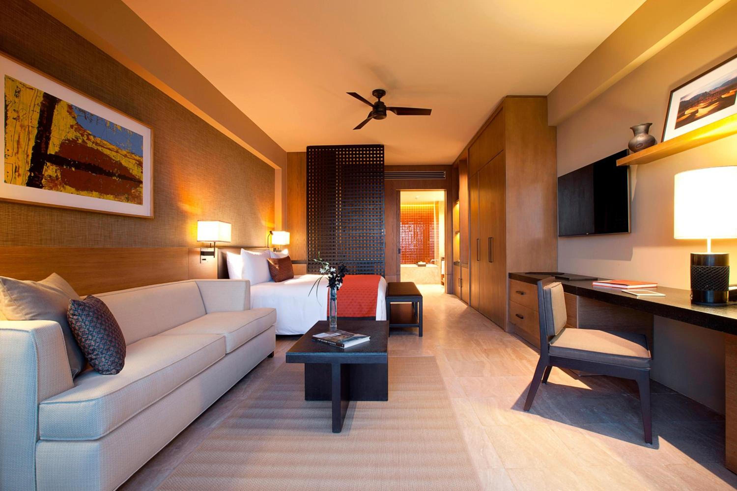 Guest room, 1 King Bed, Resort view, Ground floor, Terrace level