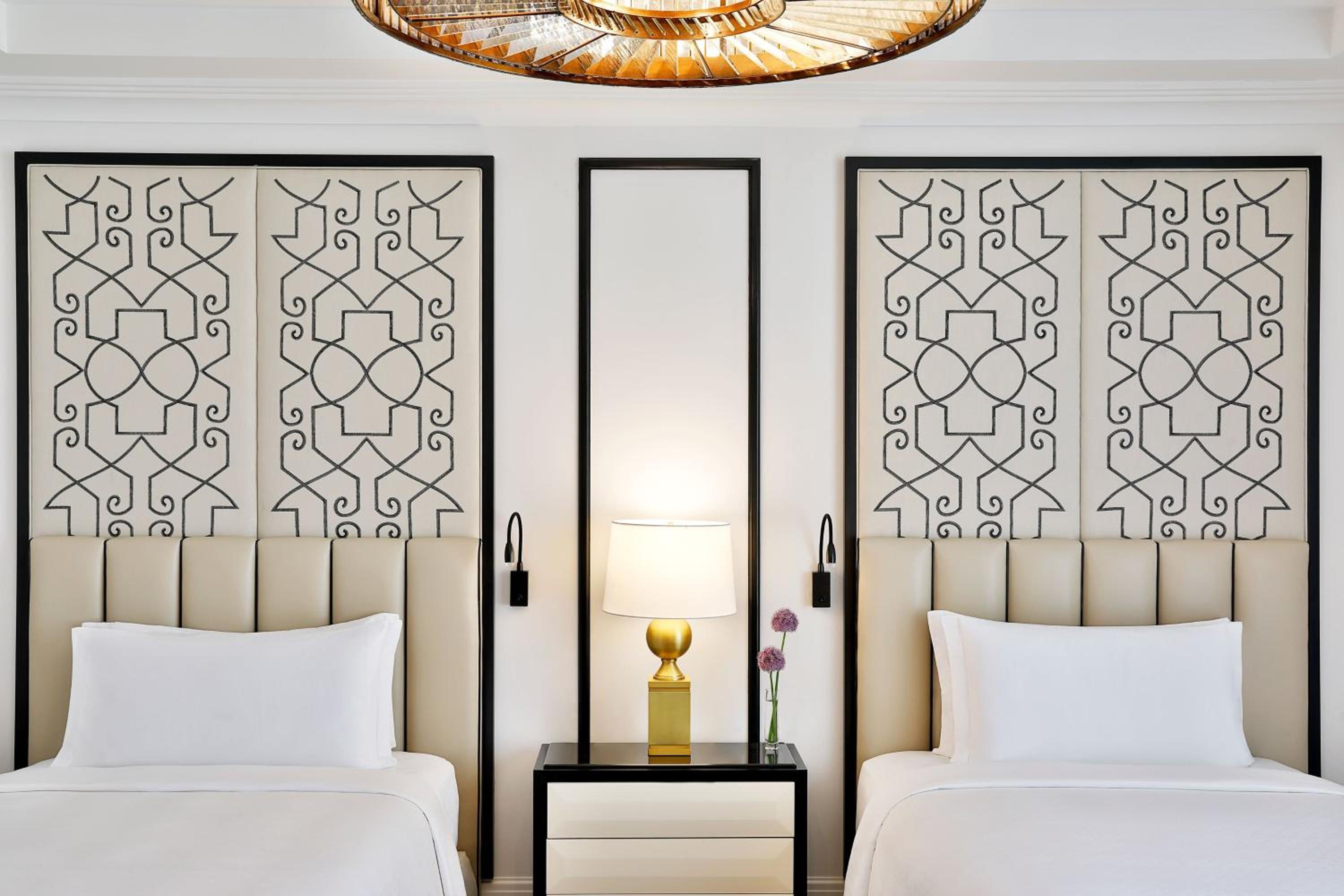 Grand Deluxe, Guest room, 2 Double, City view - Photo 3