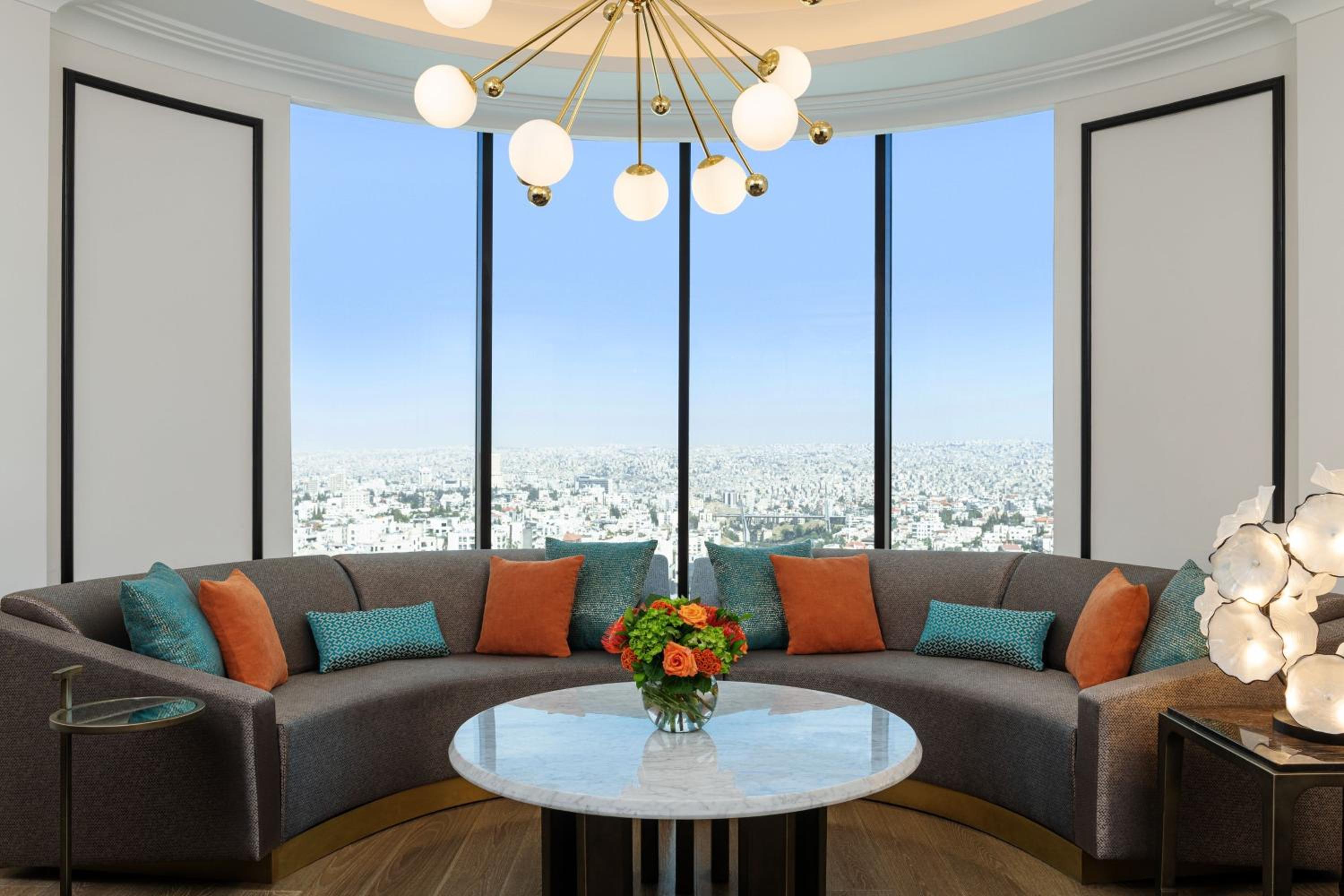 Governors Suite, 1 Bedroom Suite, 1 King, City view - Photo 1