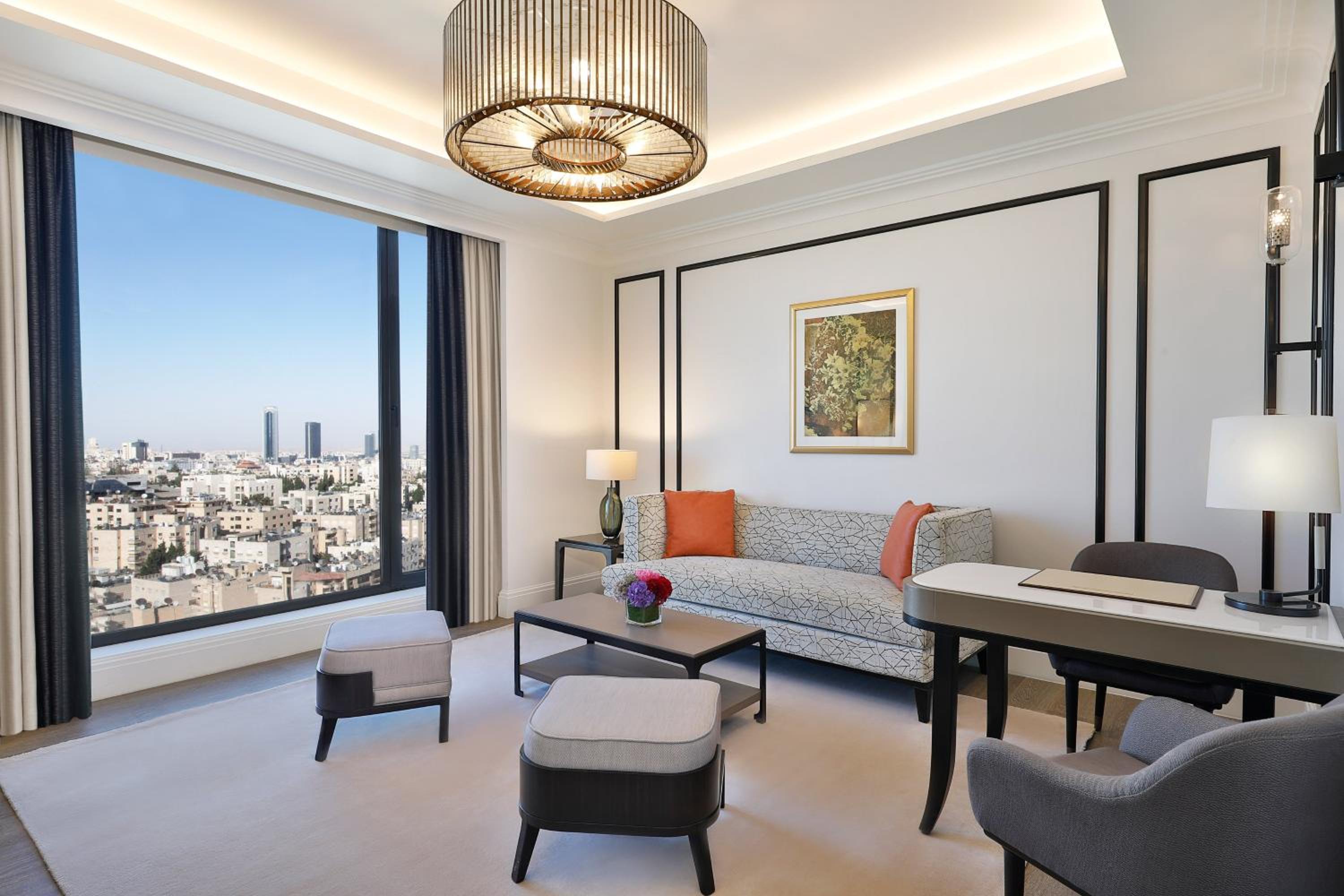 Metropolitan Suite, 1 Bedroom Suite, 1 King, Balcony - Photo 1