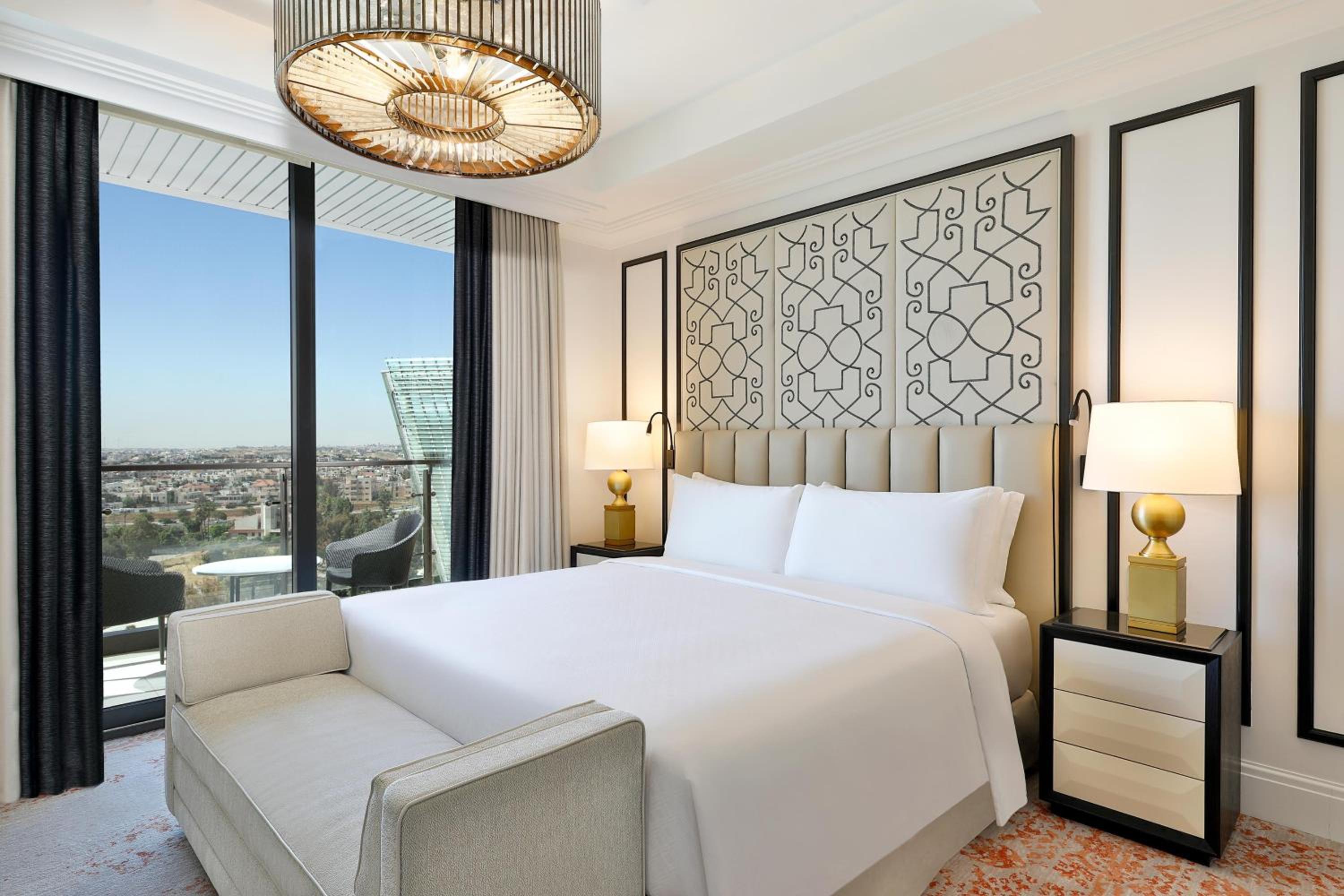 St. Regis Suite, 1 Bedroom Suite, 1 King, Balcony - Photo 2