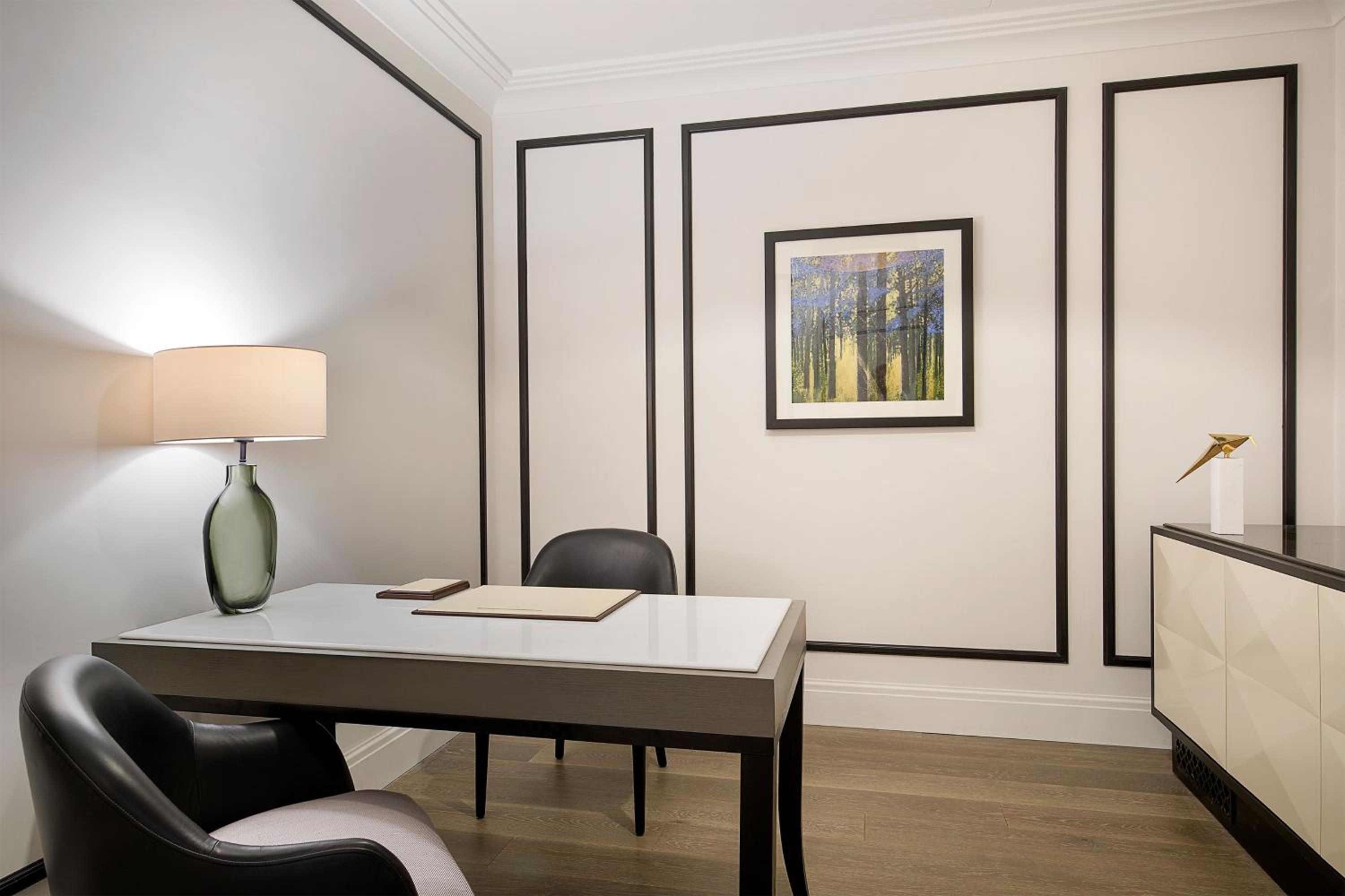 Governors Suite, 1 Bedroom Suite, 1 King, City view - Photo 7
