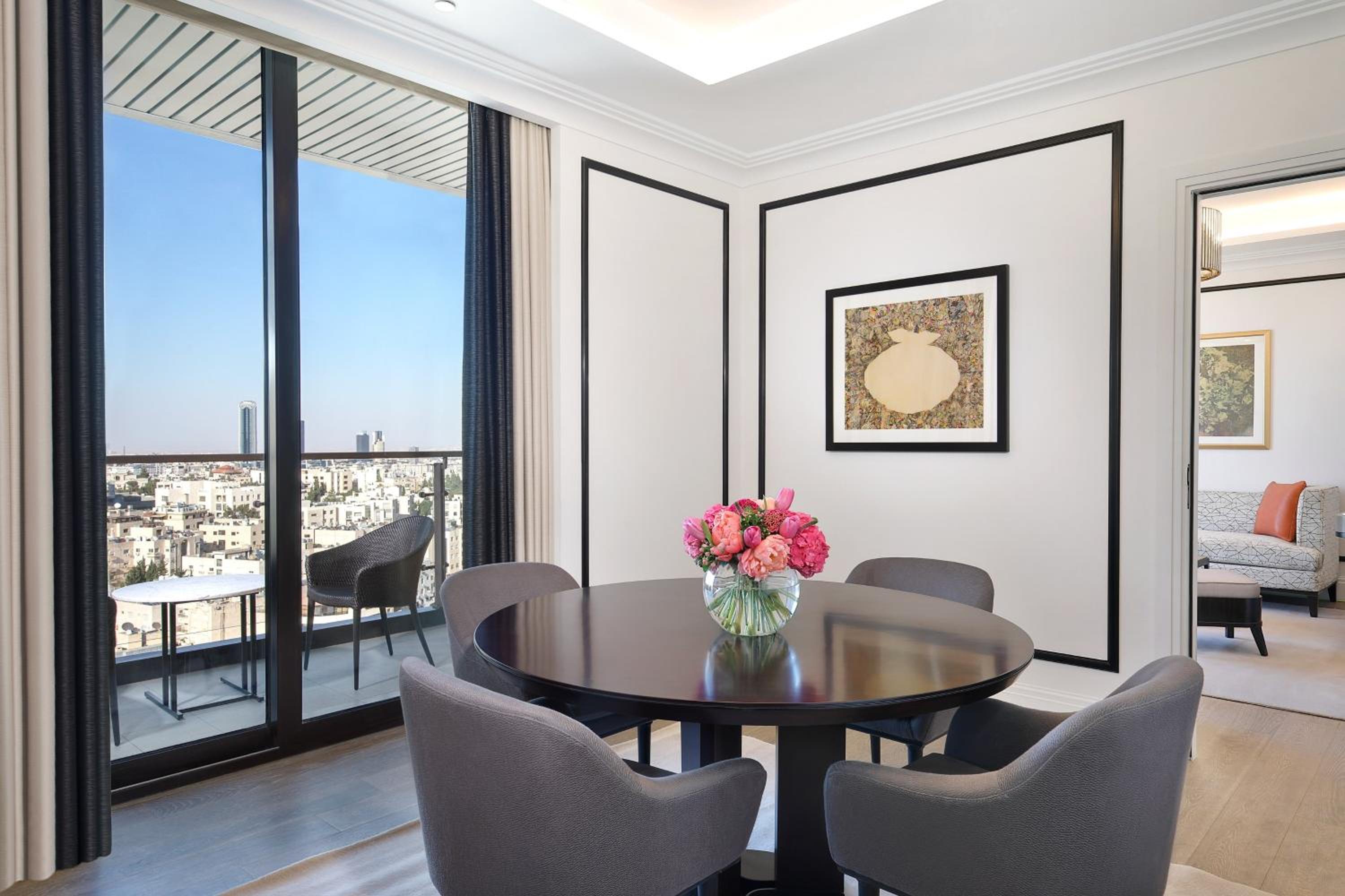Metropolitan Suite, 1 Bedroom Suite, 1 King, Balcony - Photo 3