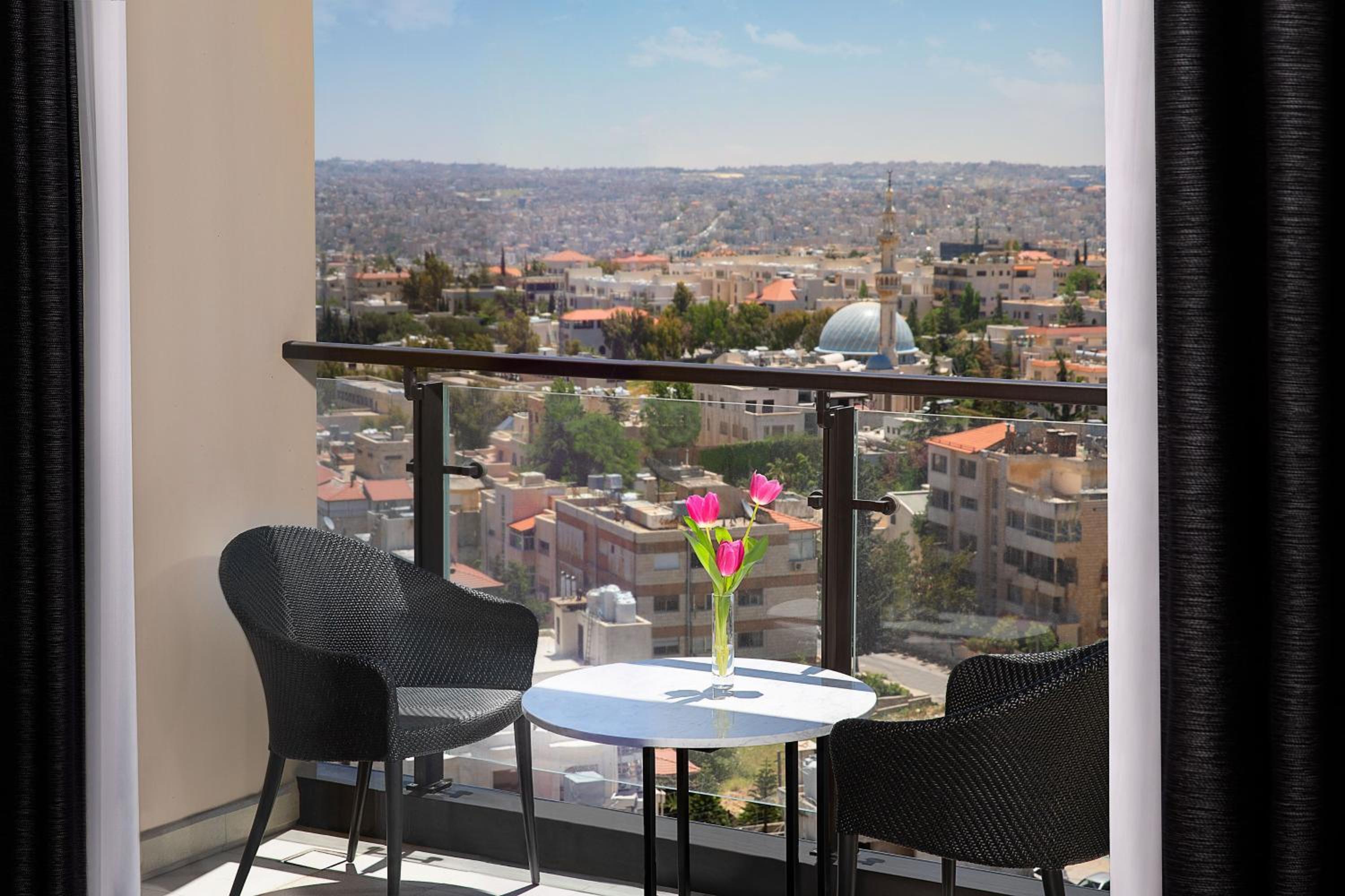 St. Regis Suite, 1 Bedroom Suite, 1 King, Balcony - Photo 5