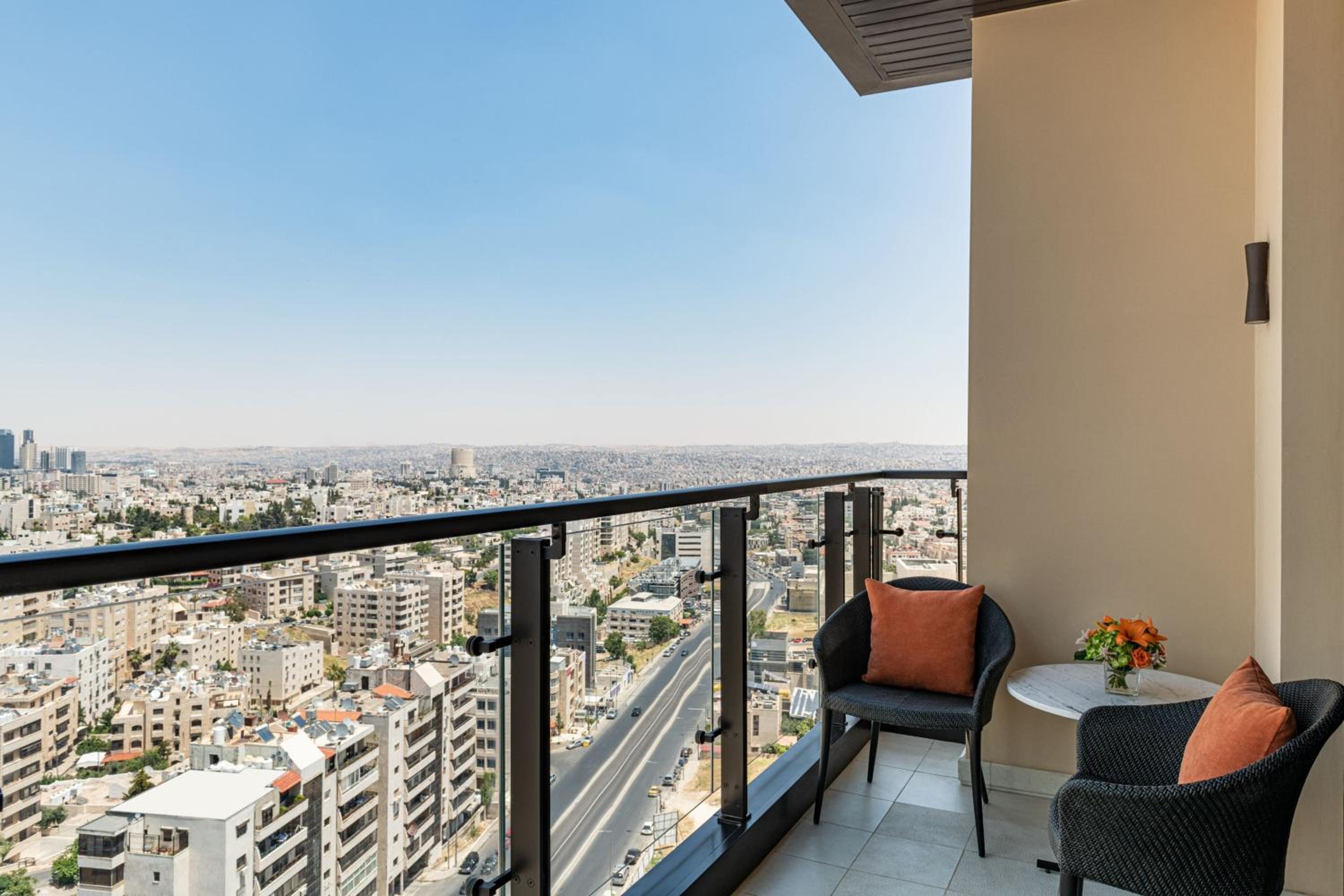 Metropolitan Suite, 1 Bedroom Suite, 1 King, Balcony - Photo 5