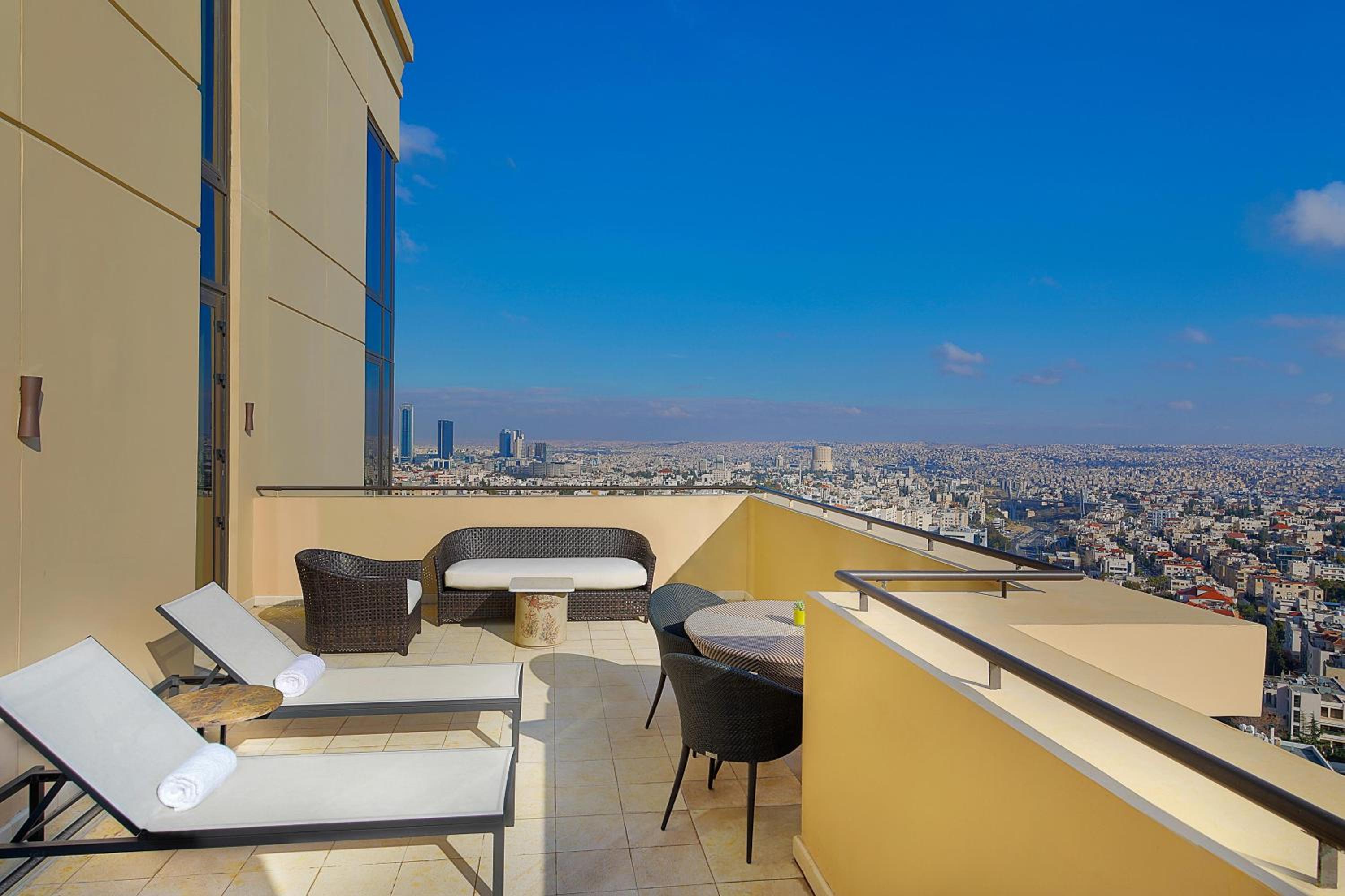 Caroline Astor Suite, 1 Bedroom Suite, 1 King, Skyline view - Photo 7
