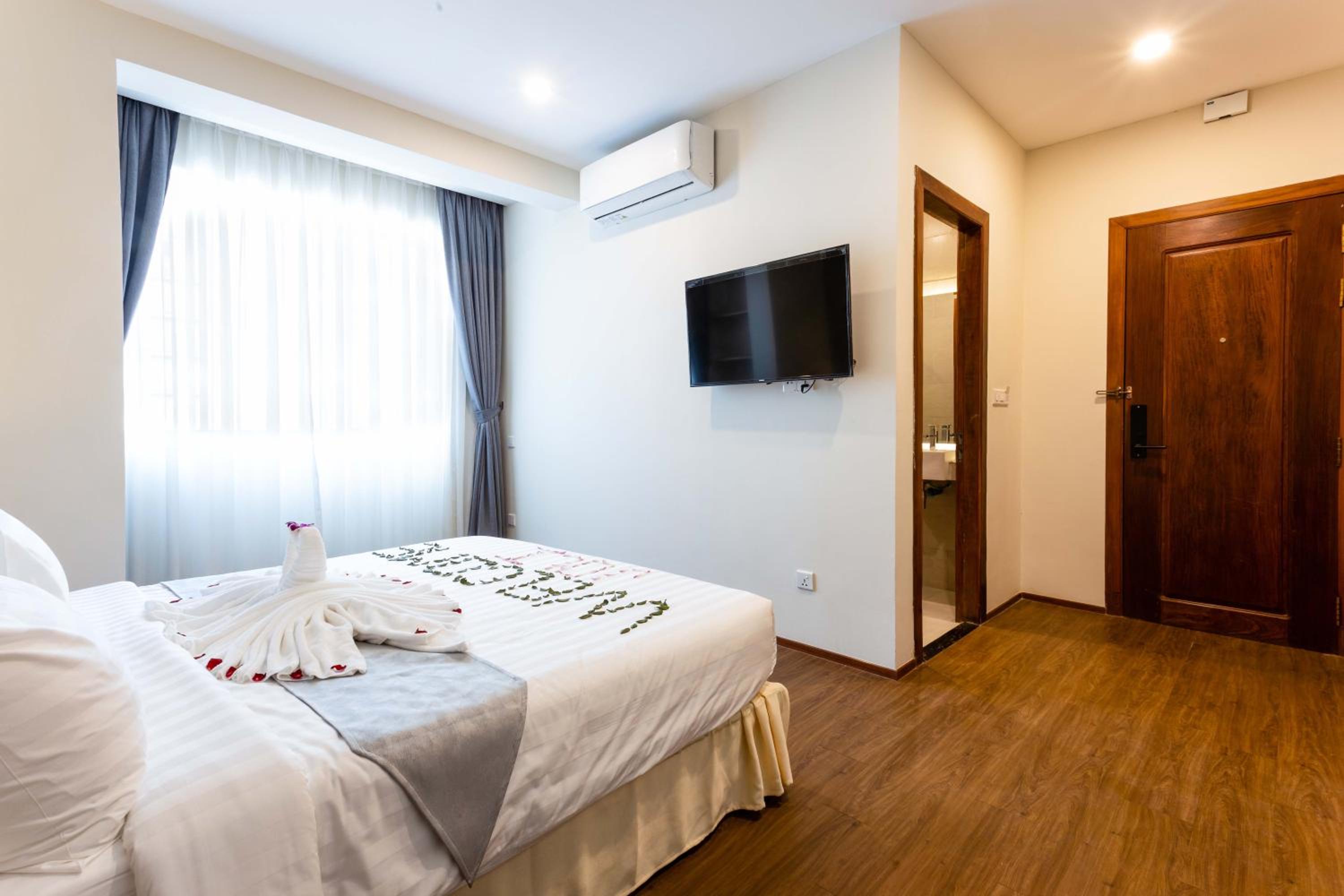 Deluxe Double Room - Photo 16