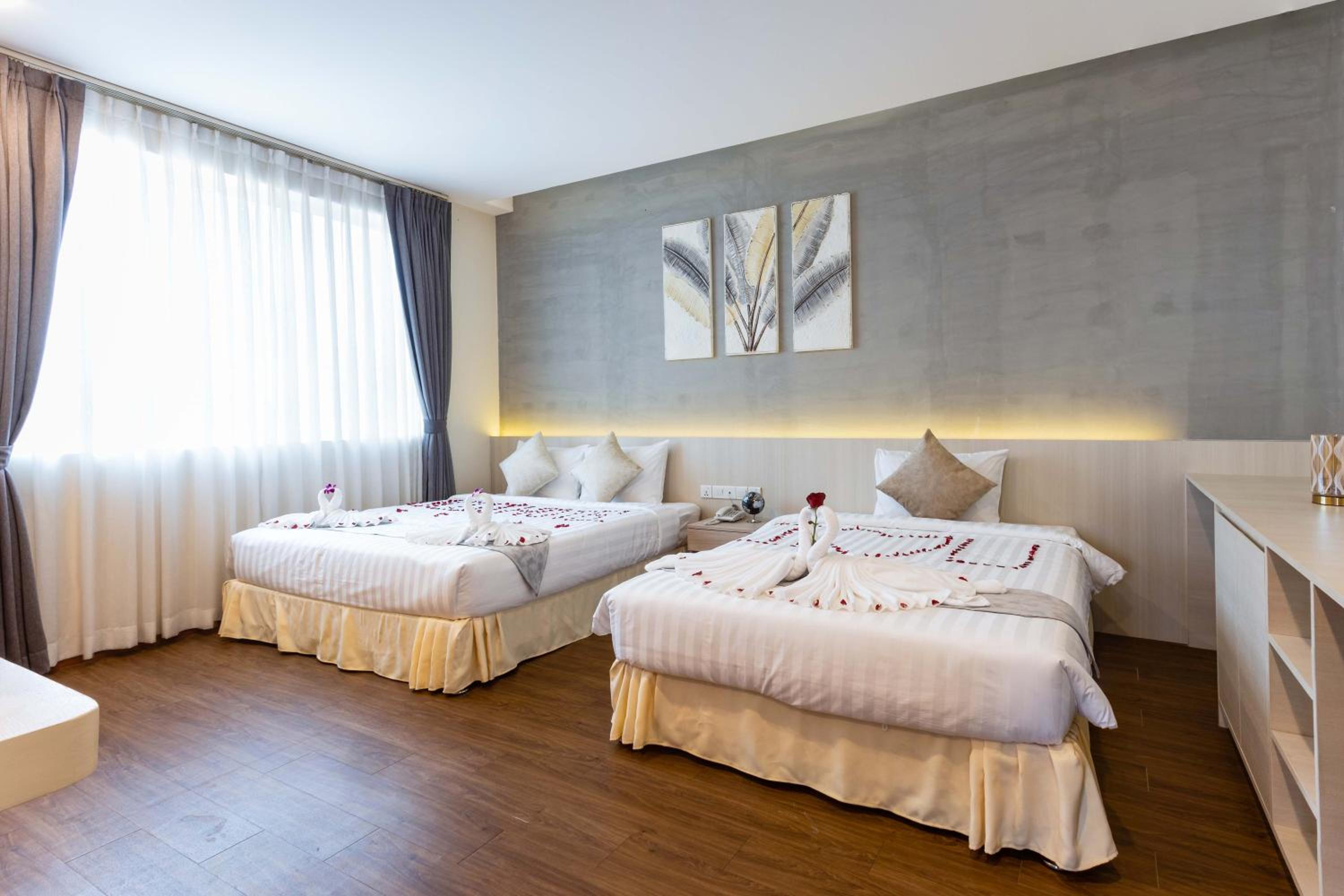 Suite - Photo 3