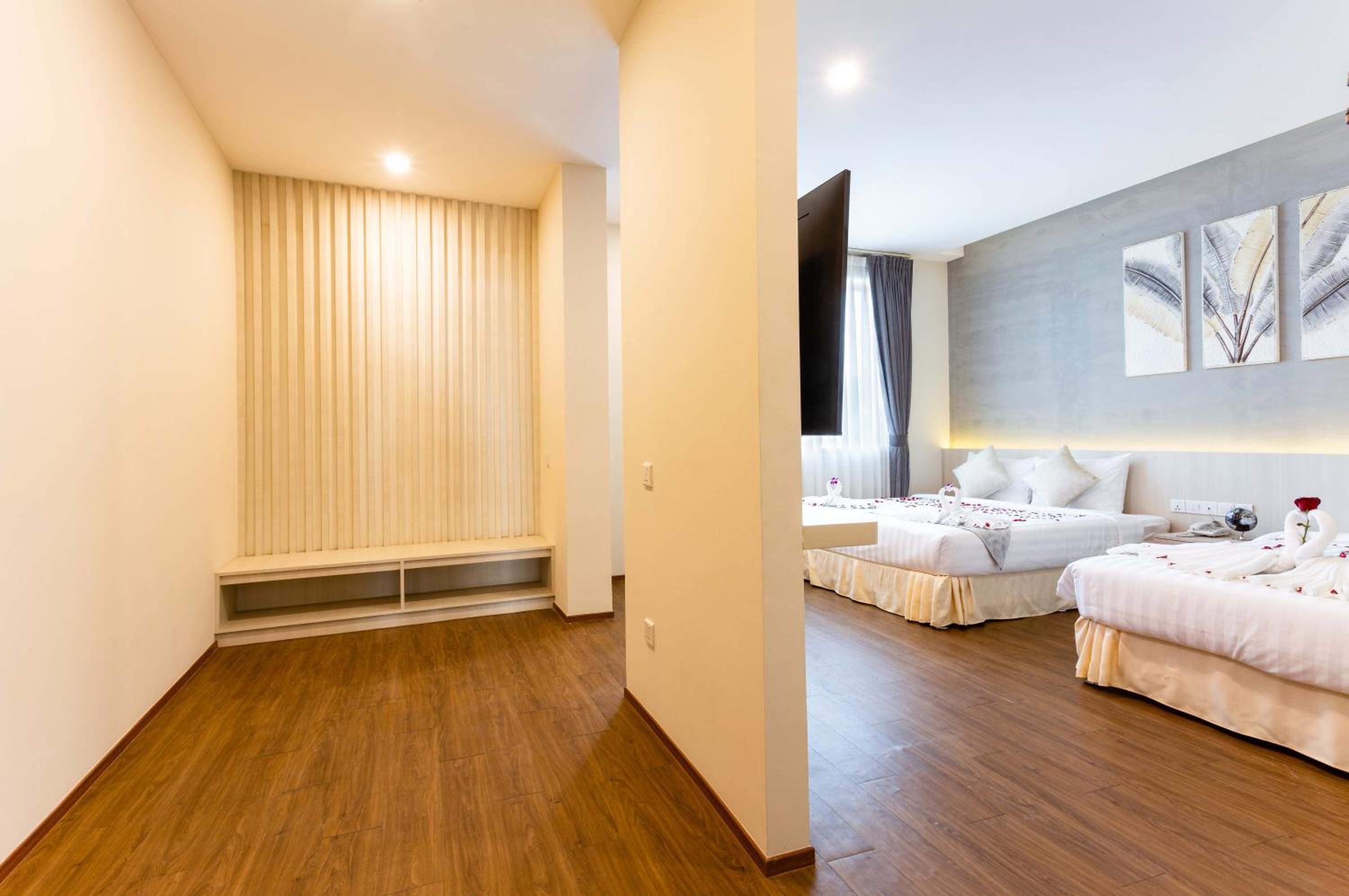 Suite - Photo 7