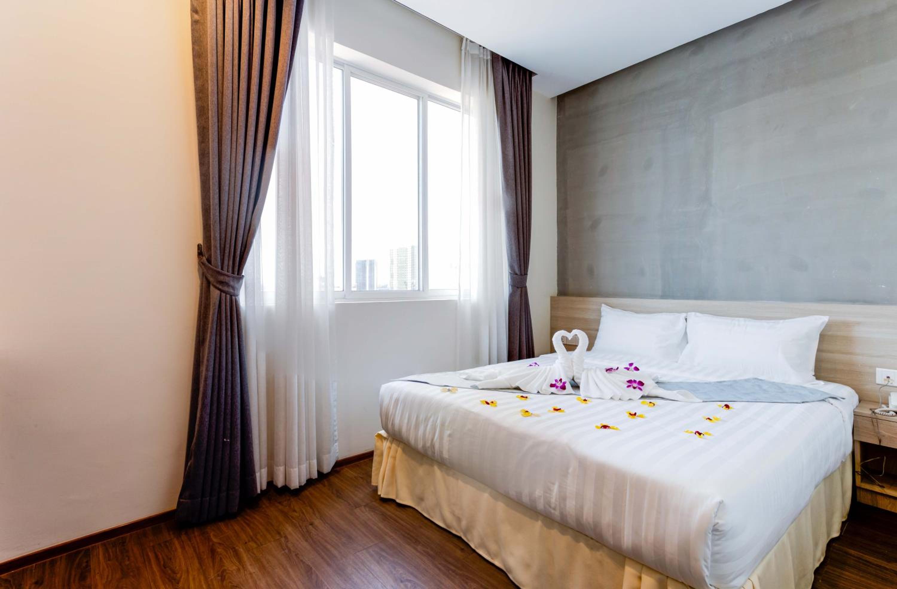 Deluxe Double Room - Photo 9