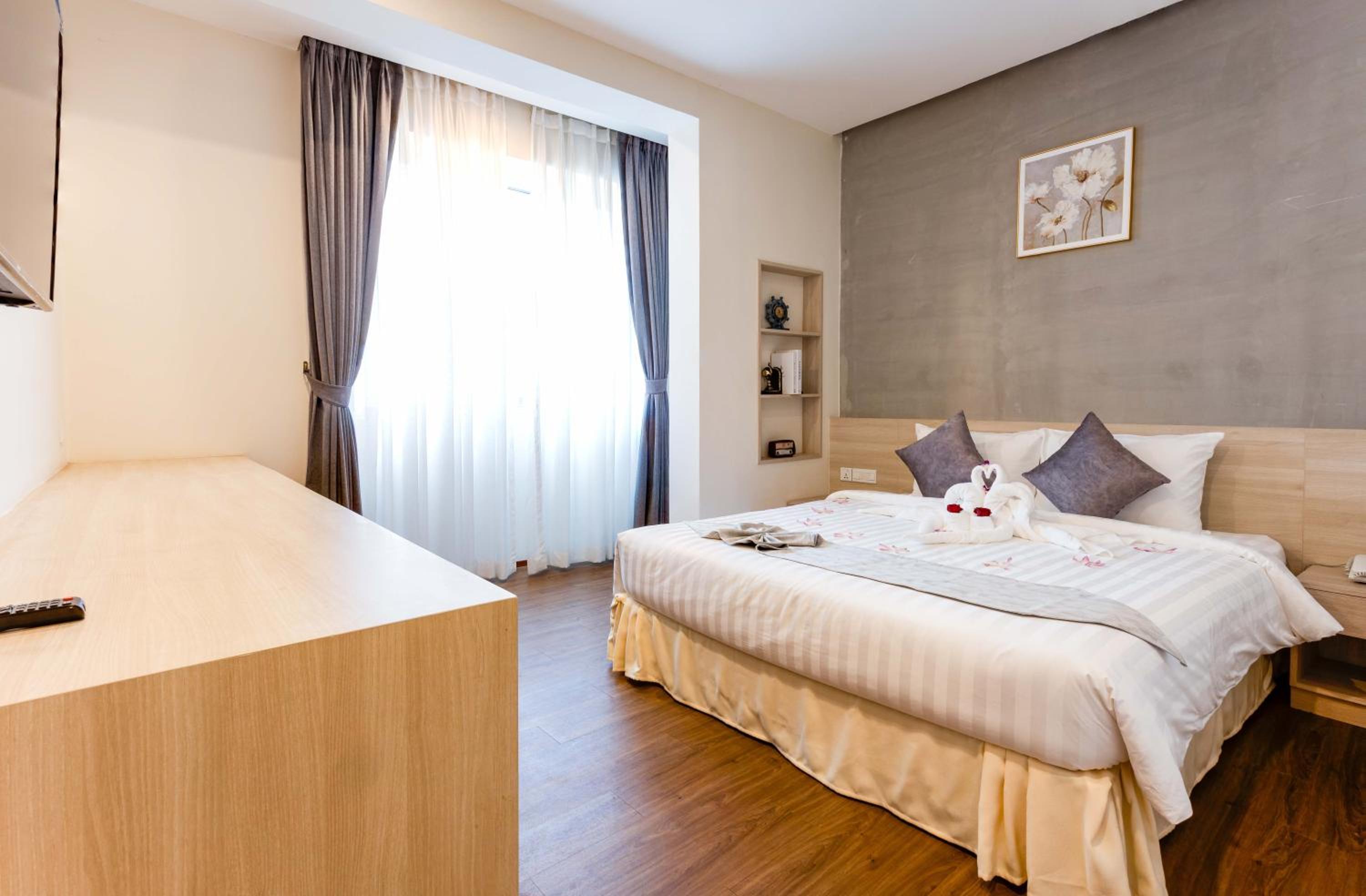 Deluxe Double Room - Photo 10