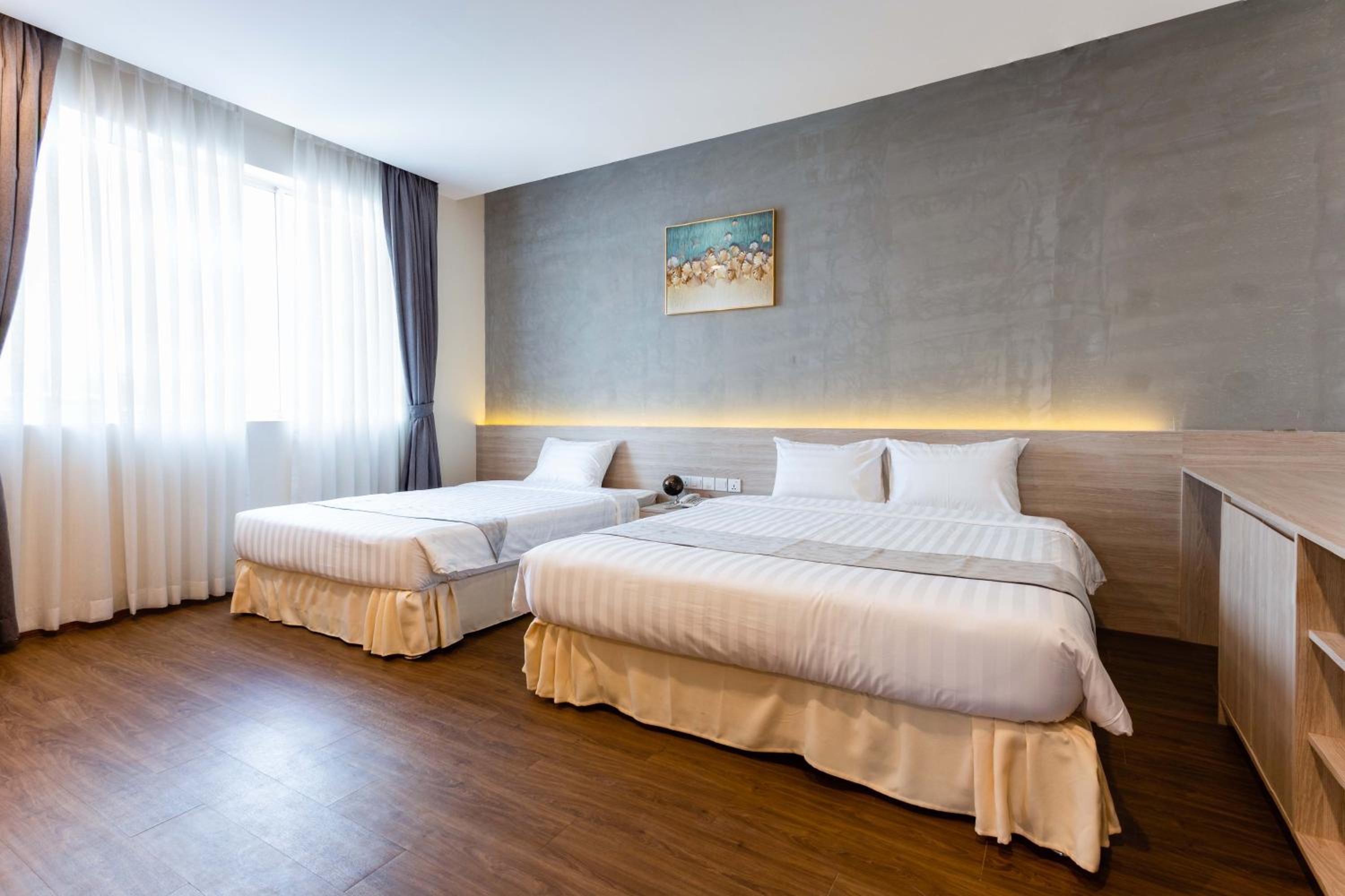 Suite - Photo 8