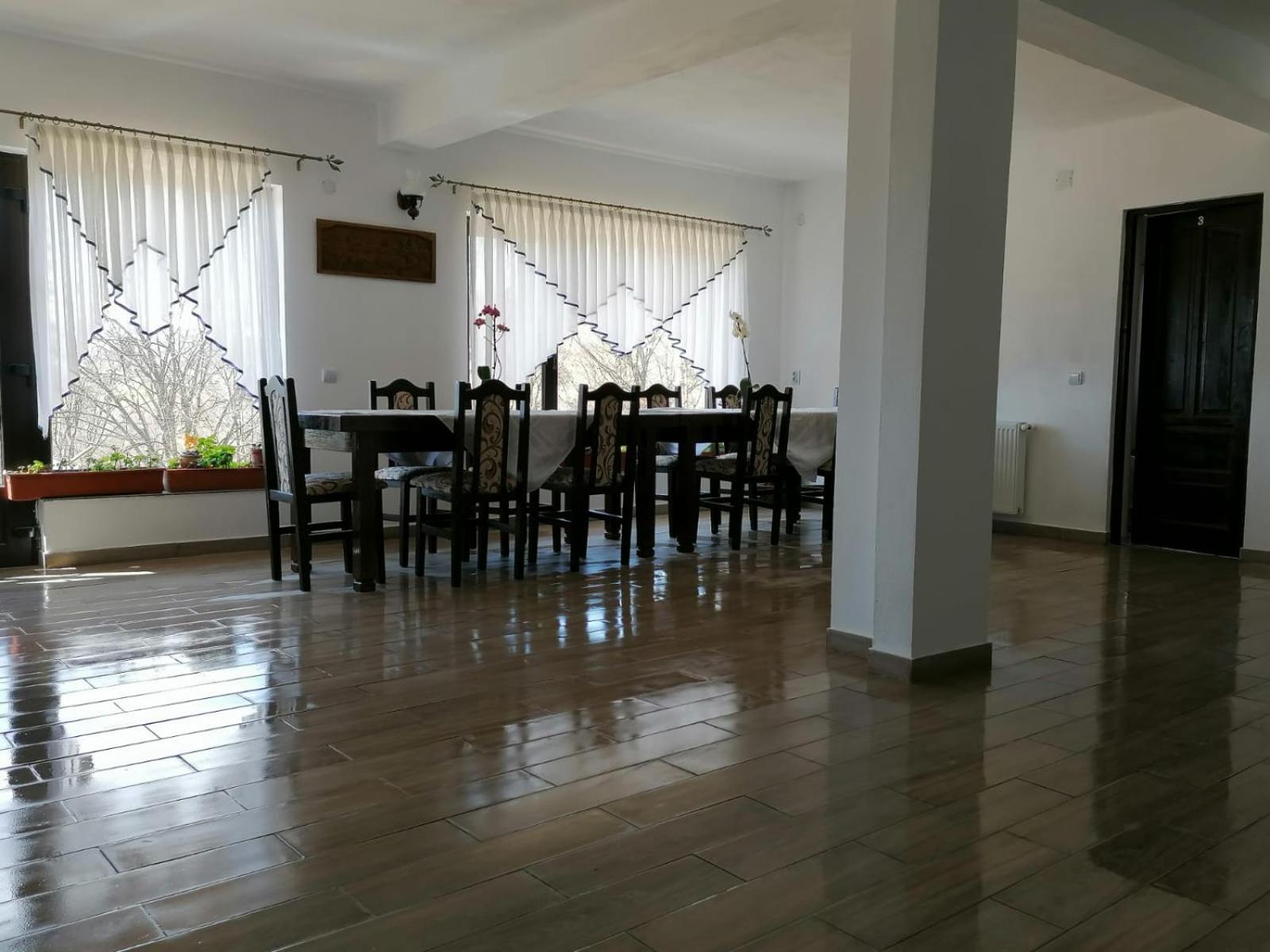 Deluxe Family Room - Photo 11