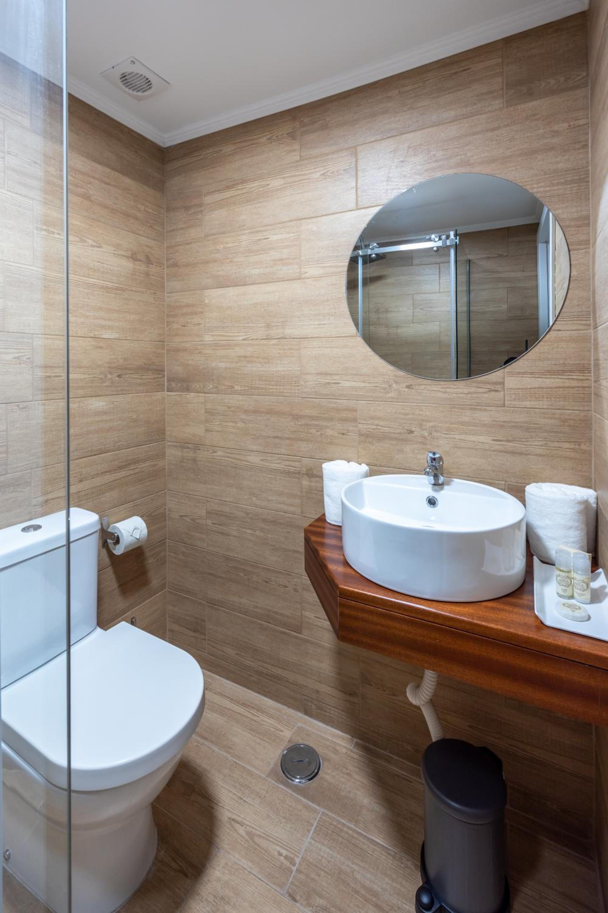 Double Room with Private External Bathroom photo 2