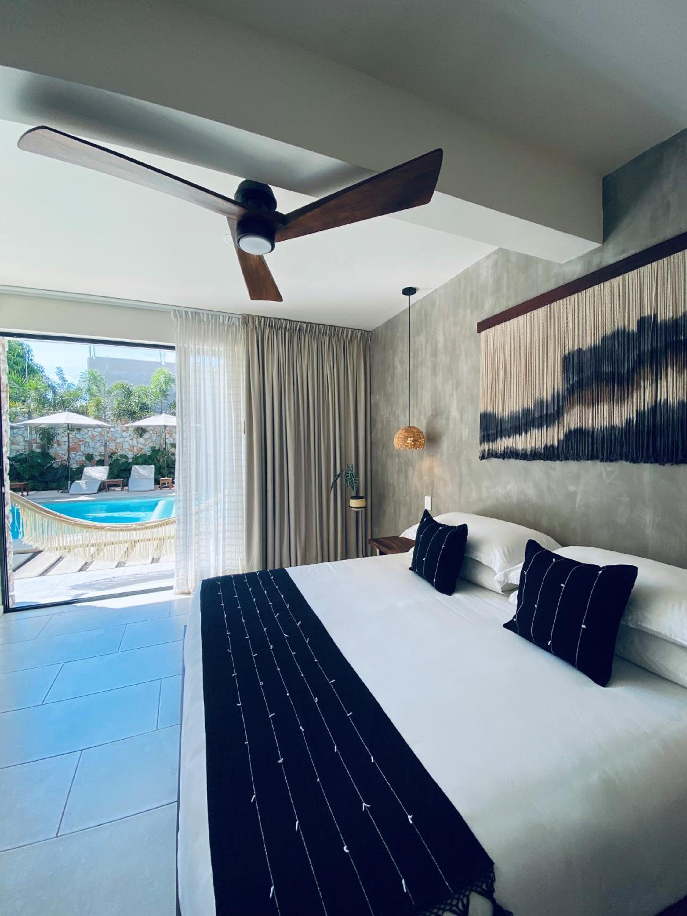 Double Room with Pool View photo 3