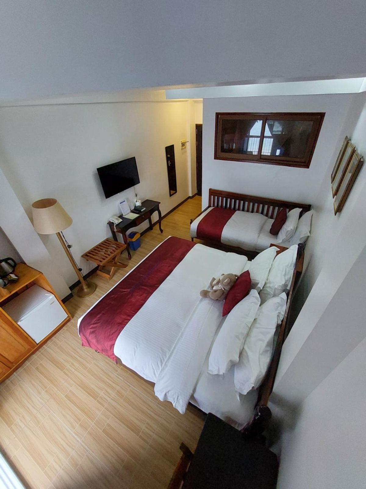 Oceanview Premiere King Plus with Pool Access