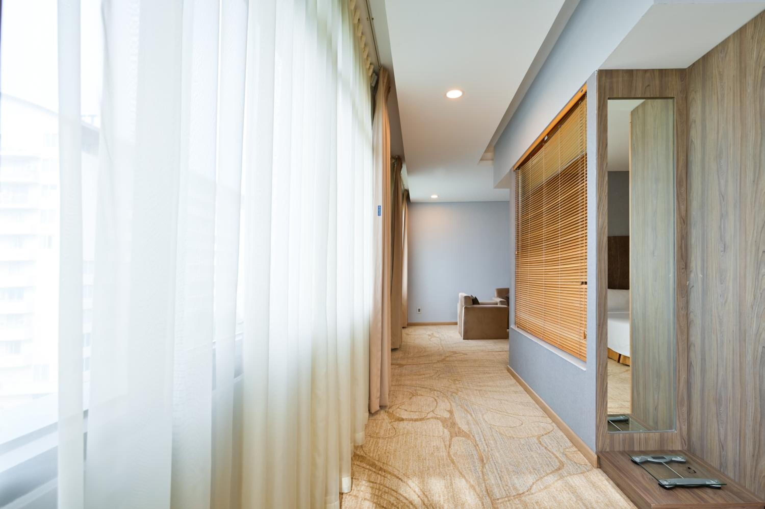 Executive Suite with City View photo 2