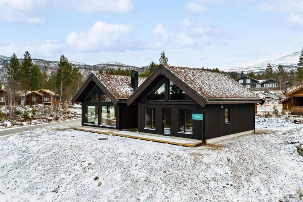 Four-Bedroom House photo 3