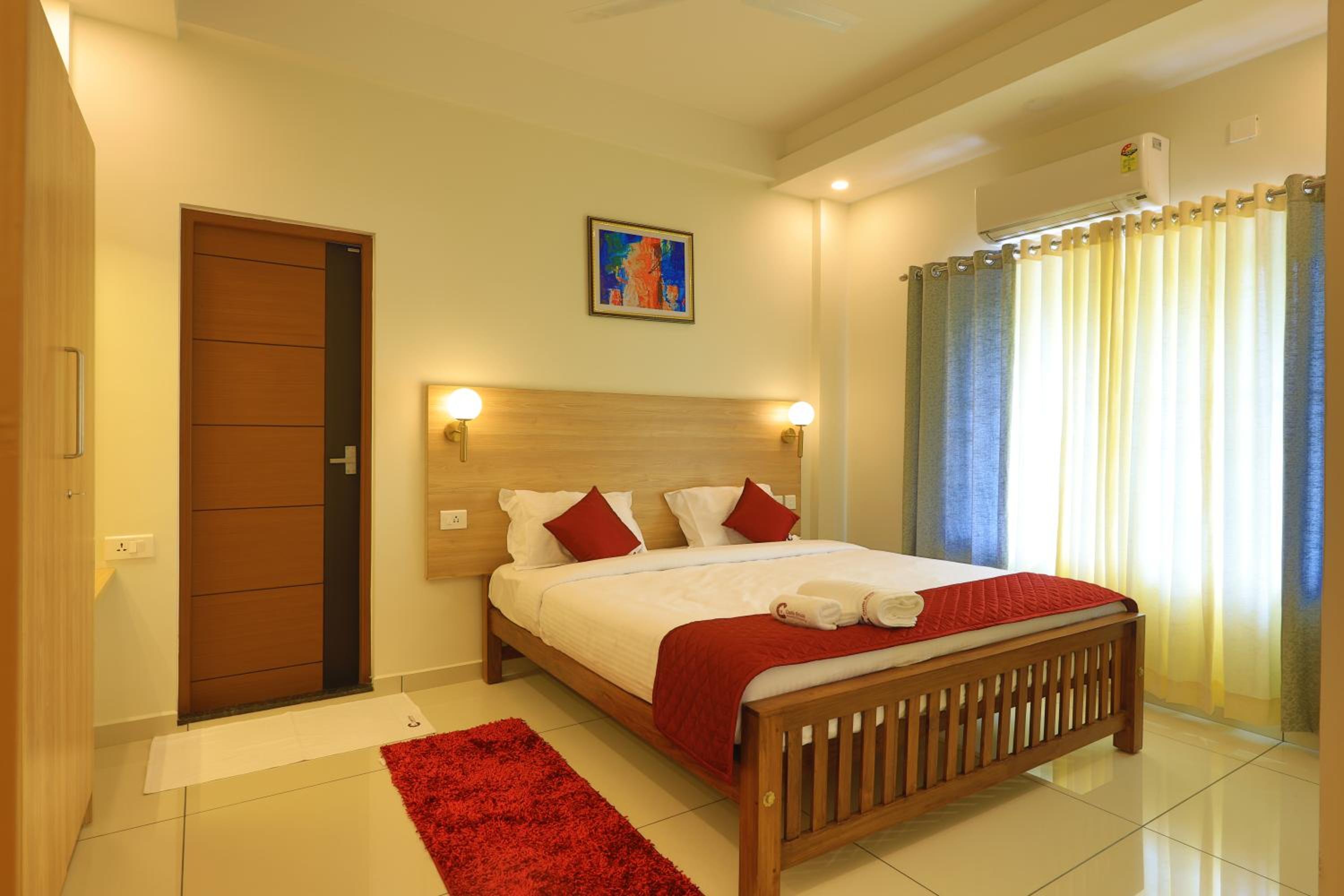 One-Bedroom Apartment - Photo 1