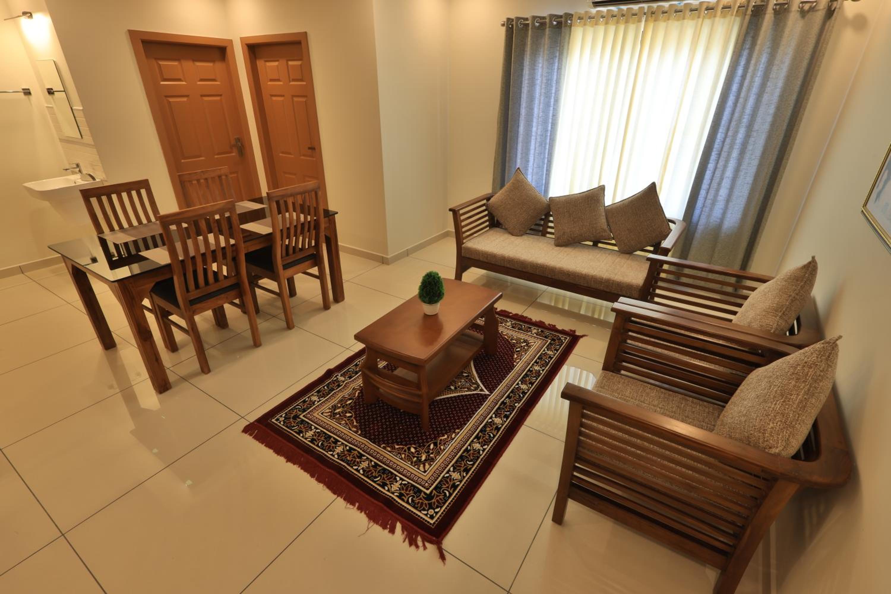 One-Bedroom Apartment - Photo 16