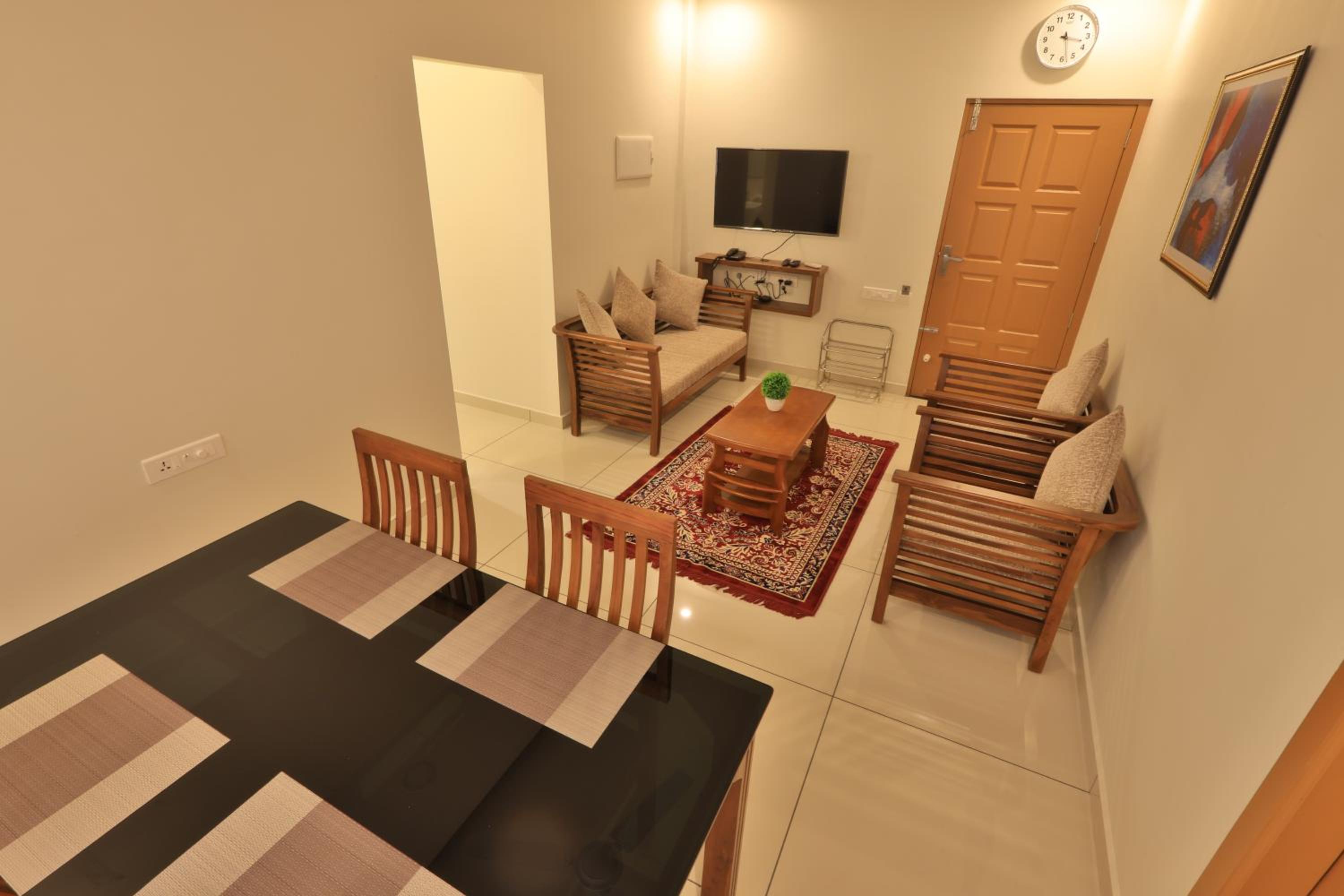 One-Bedroom Apartment - Photo 11