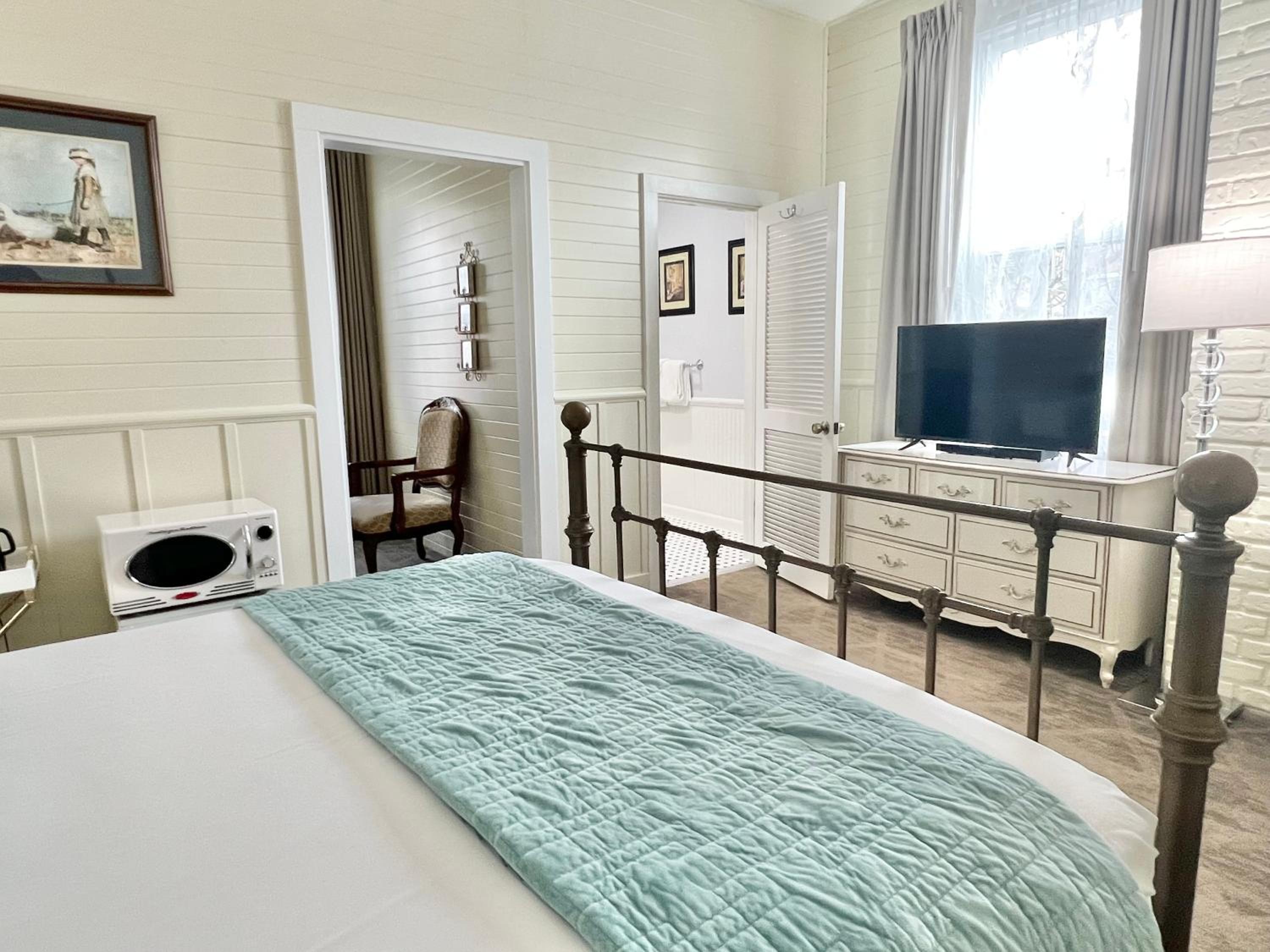 Gilbert Suite photo 1