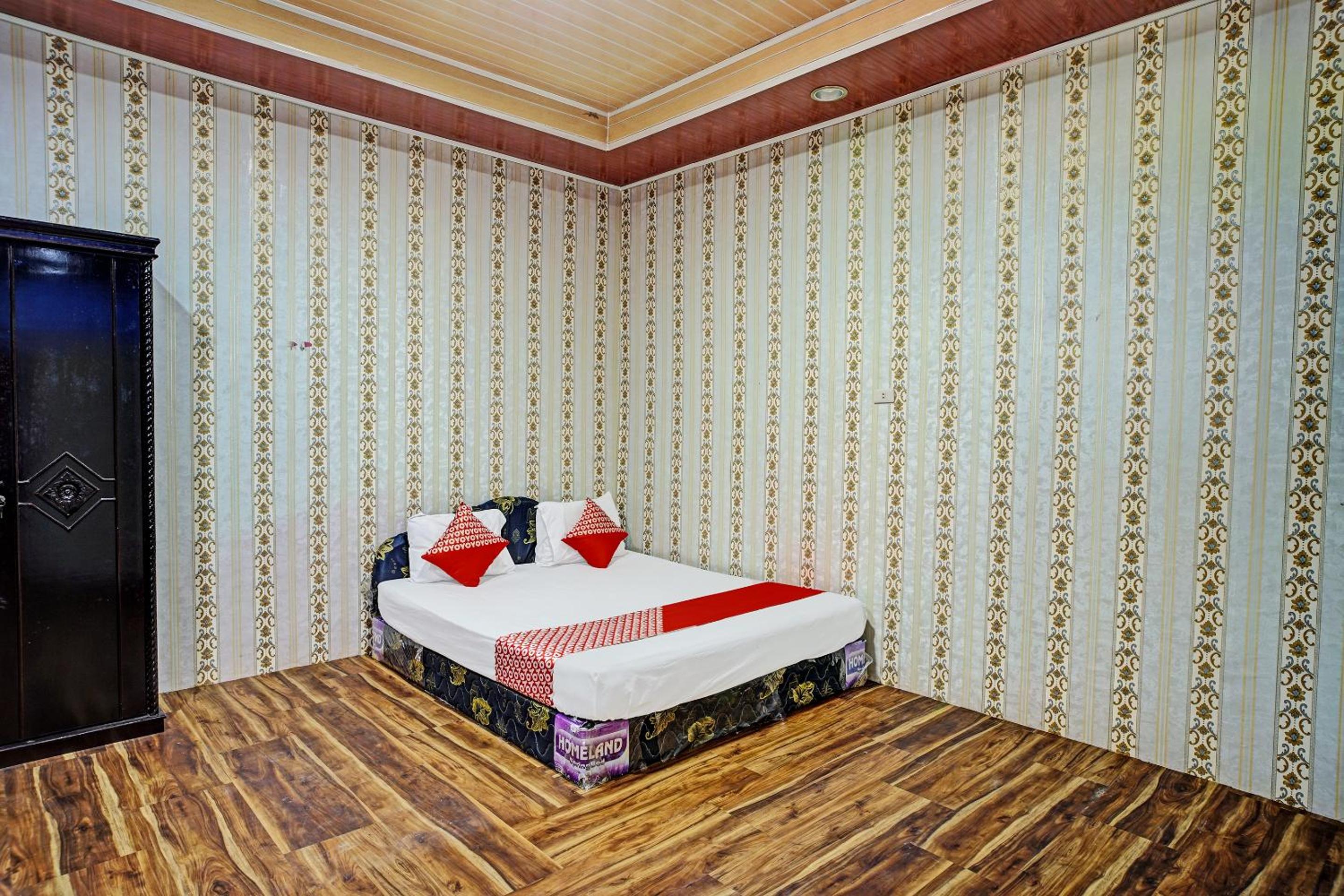 Deluxe King Room photo 3
