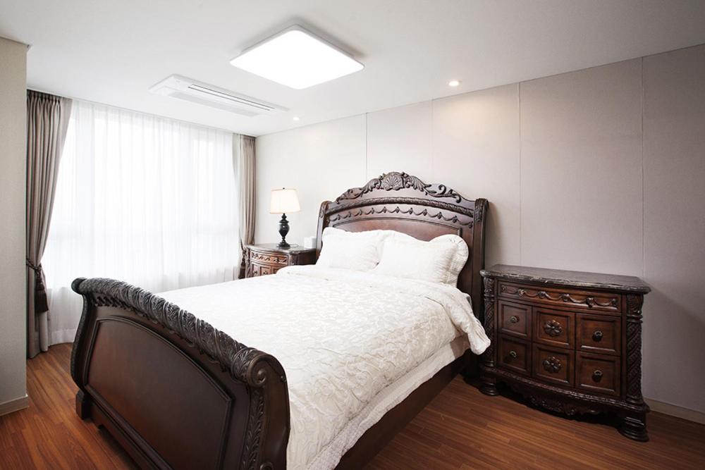Diamond Suite Harbor - [Luxury Ef Lounge Package] Breakfast For 4 + 1 Bottle Of Welcome Wine + Snack 2 + Lounge Available