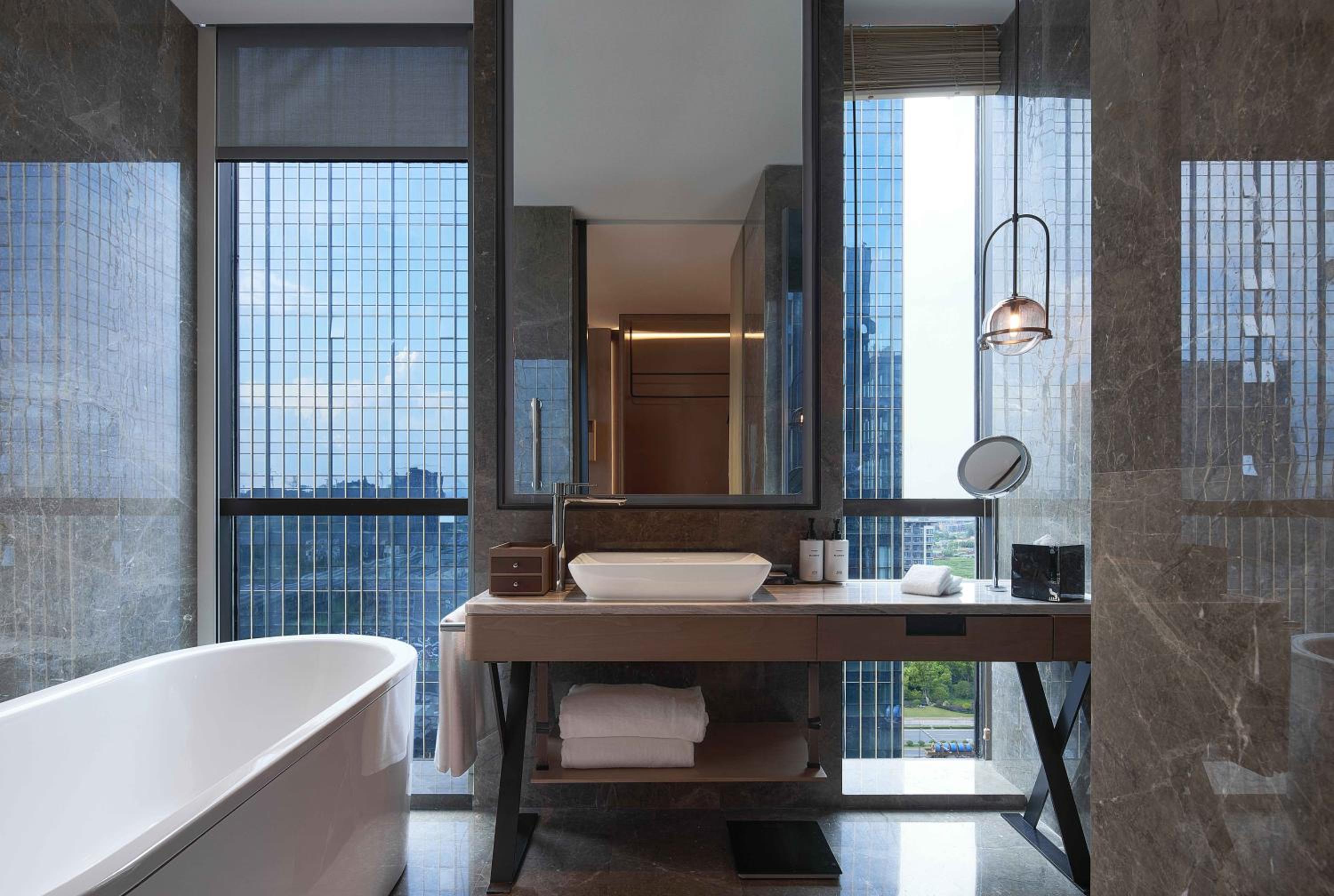 Premium Double Room with Two Double Beds - Photo 2