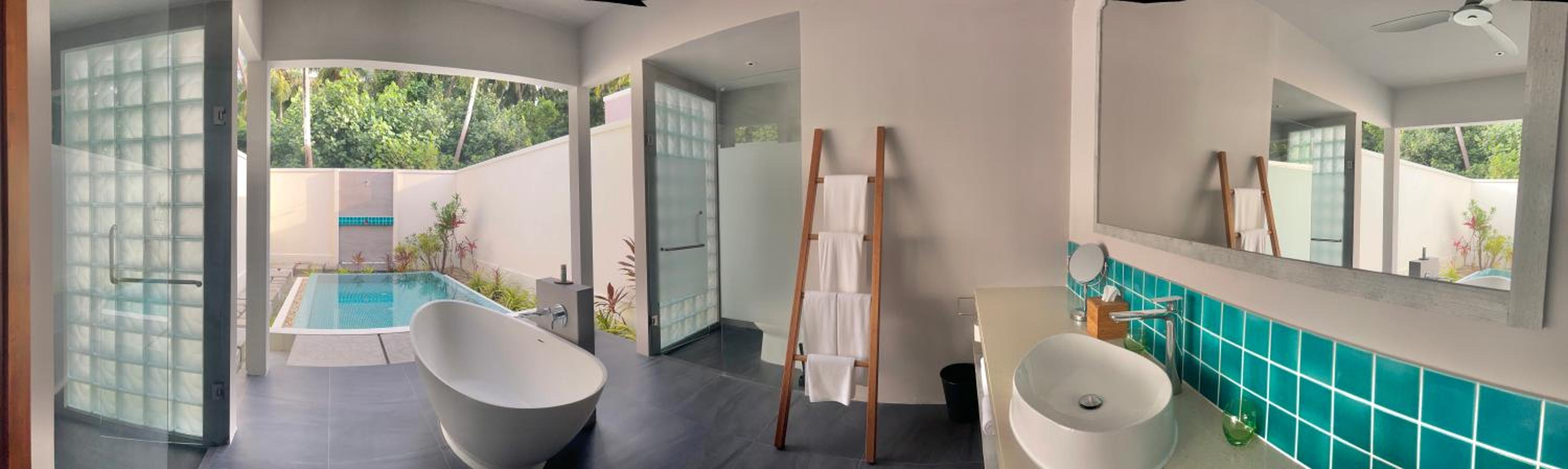 Beach Villa with Pool - Photo 3