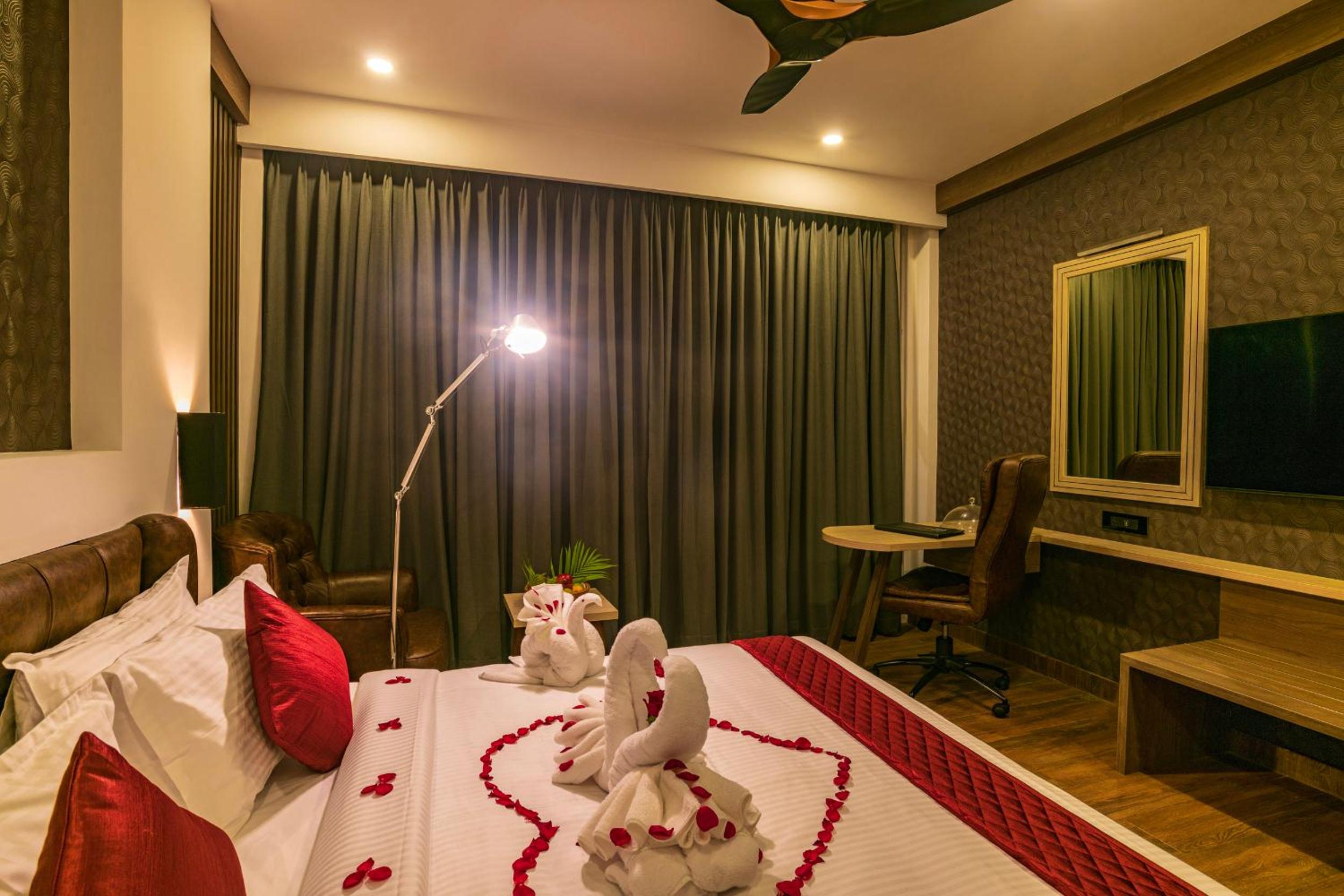 Superior King Room with 15% off on session of 60 mins Spa
