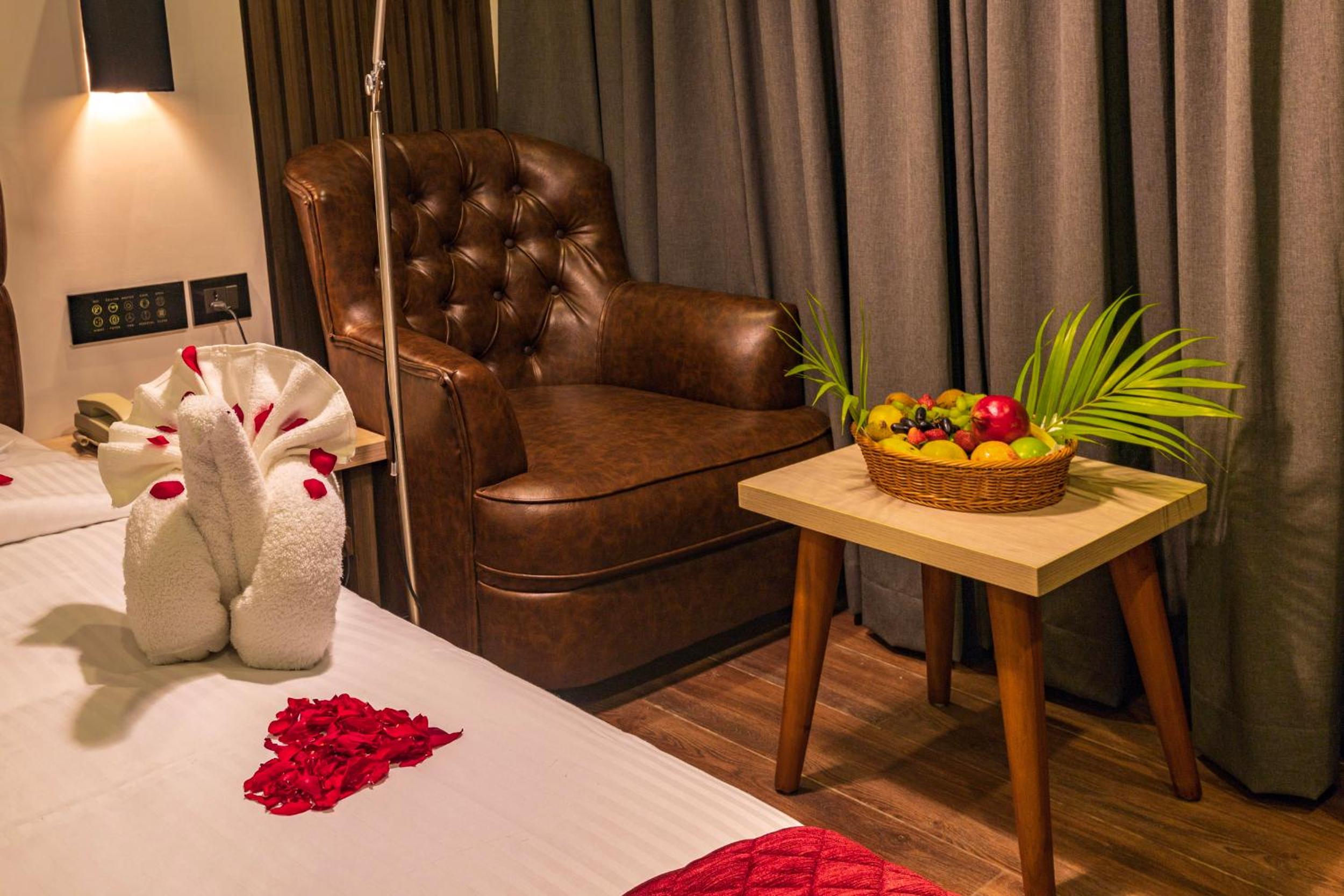 Superior King Room with 15% off on session of 60 mins Spa