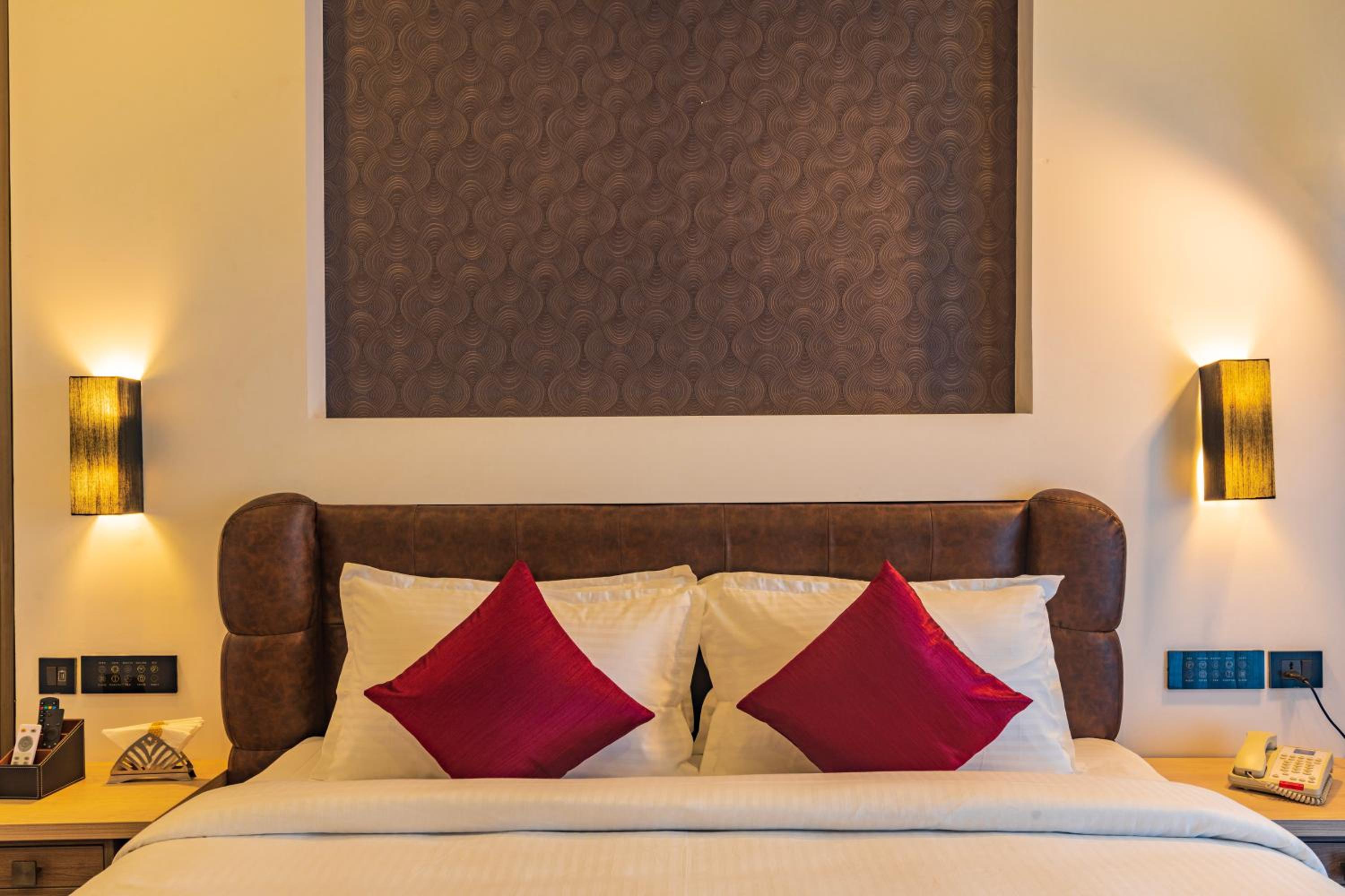 Superior King Room with 15% off on session of 60 mins Spa