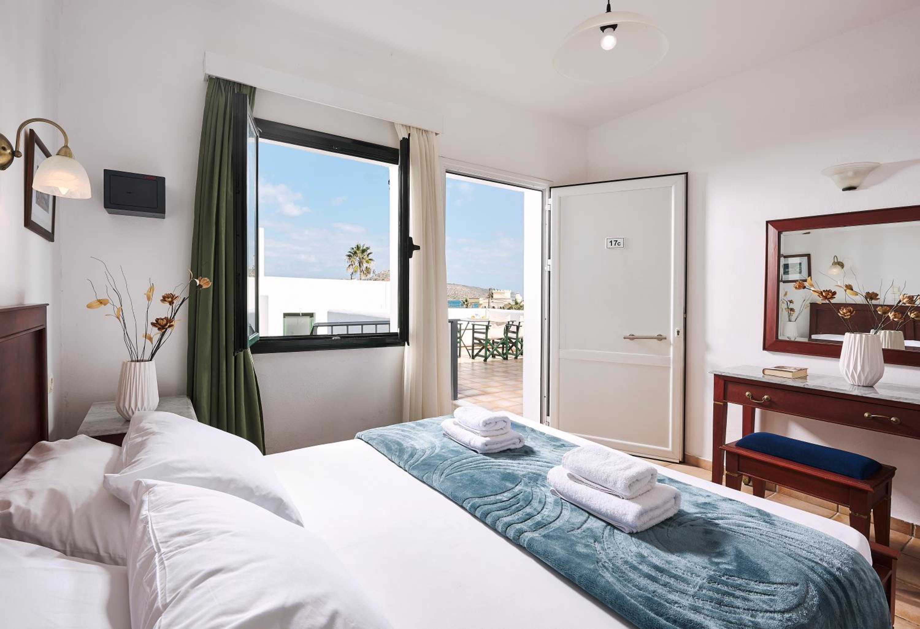Double or Twin Room photo 3