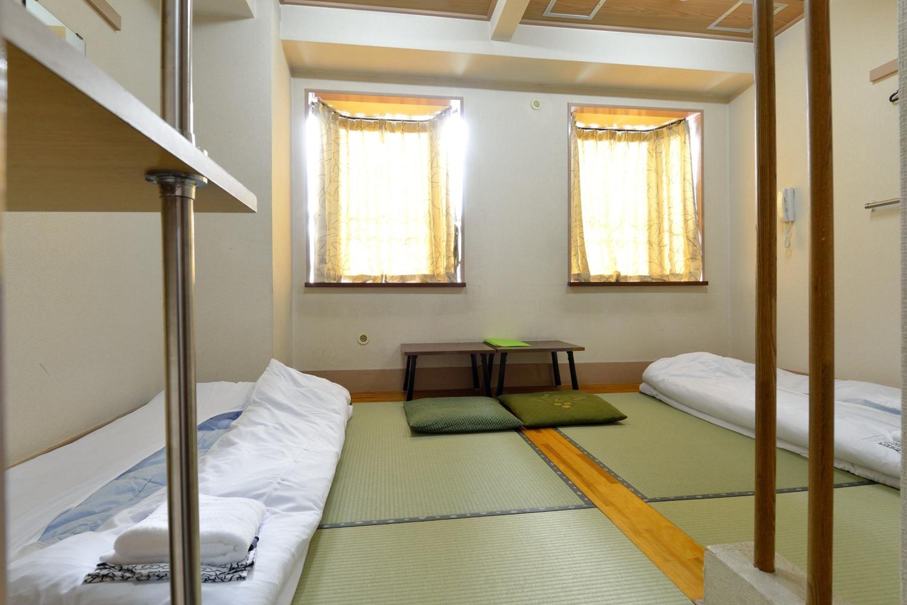 Japanese-Style Twin Room with Shared Bathroom photo 2