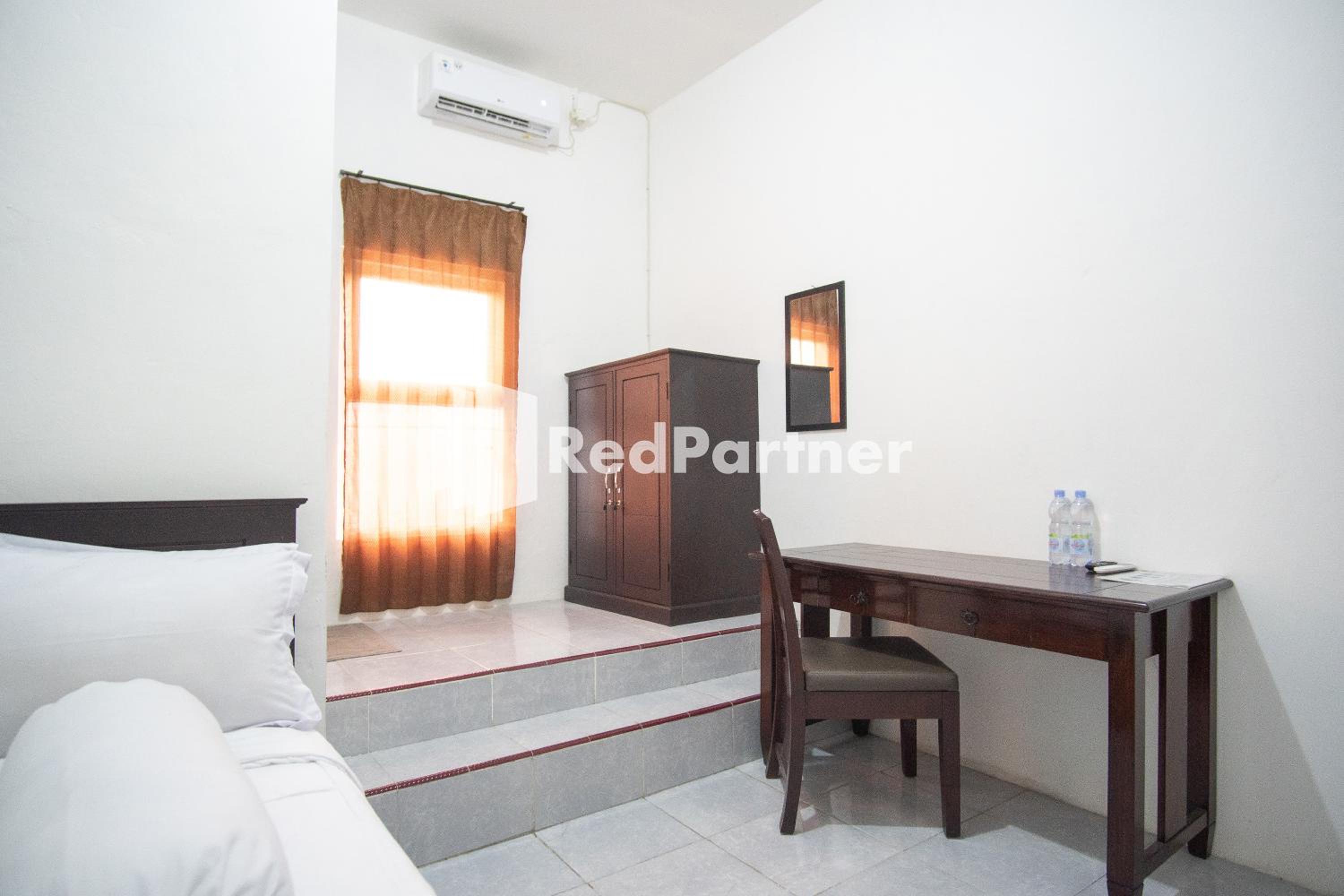 Standard Twin Room - Photo 4