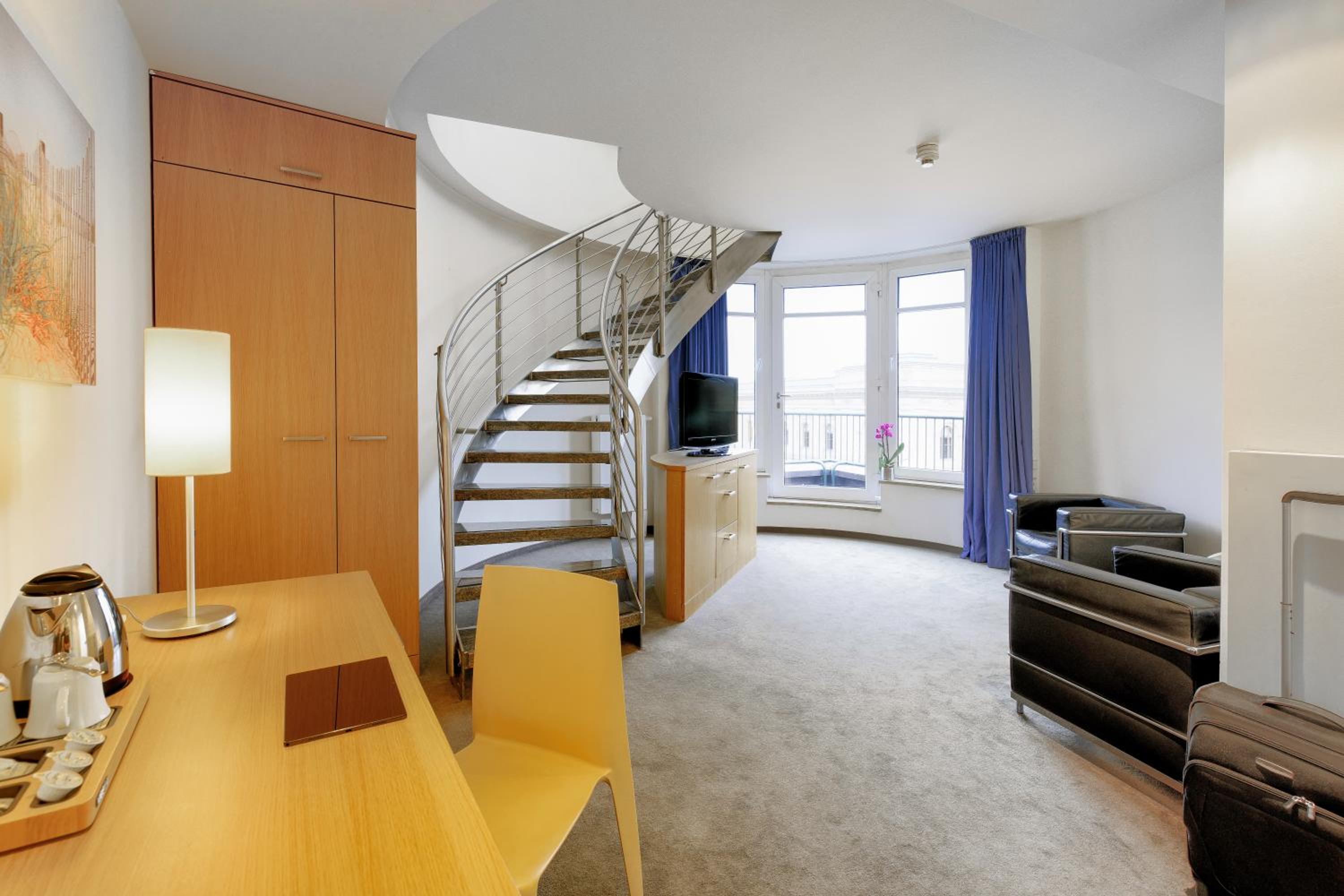 Junior Suite with One Double Bed photo 3