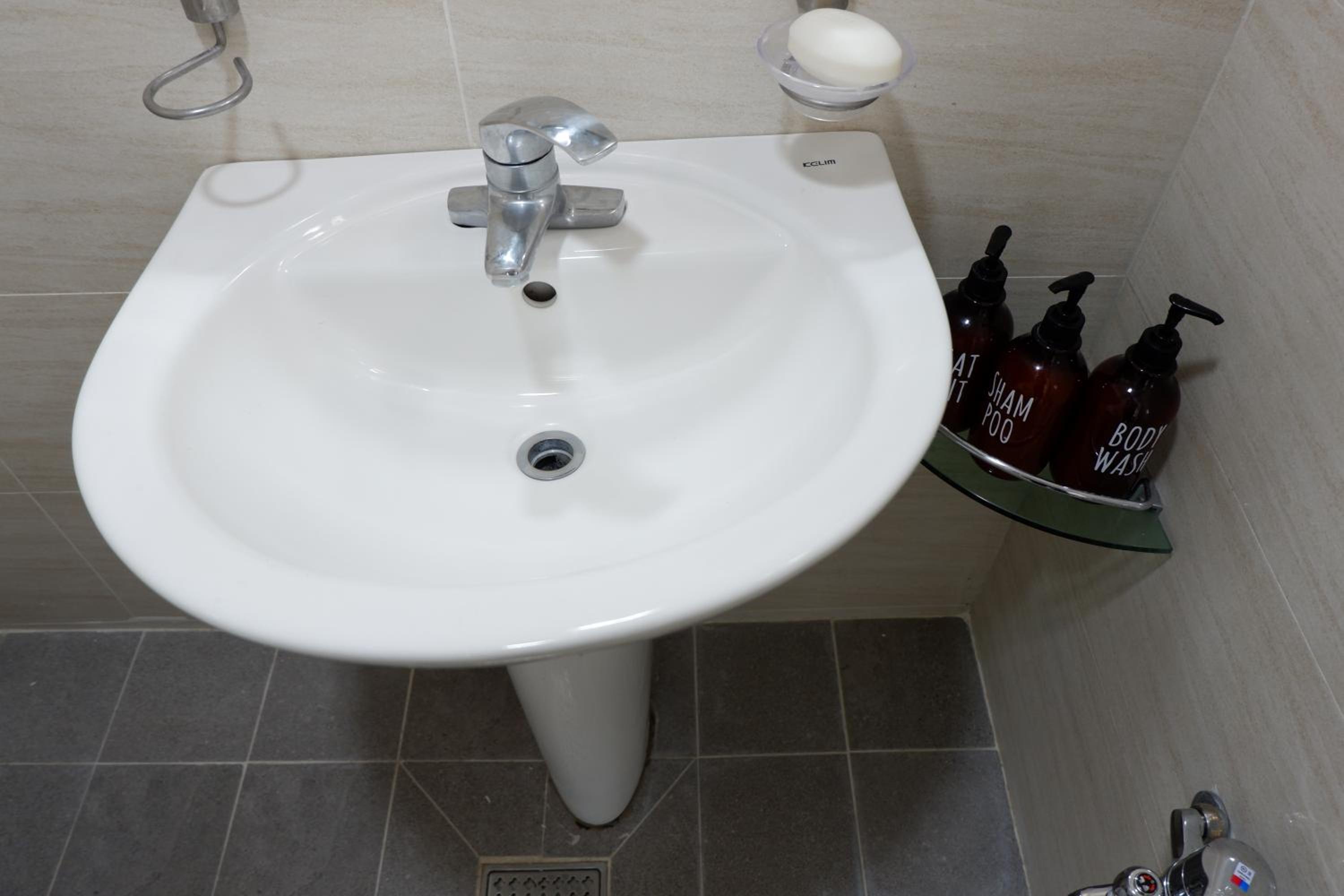 Single Room with Bathroom photo 3