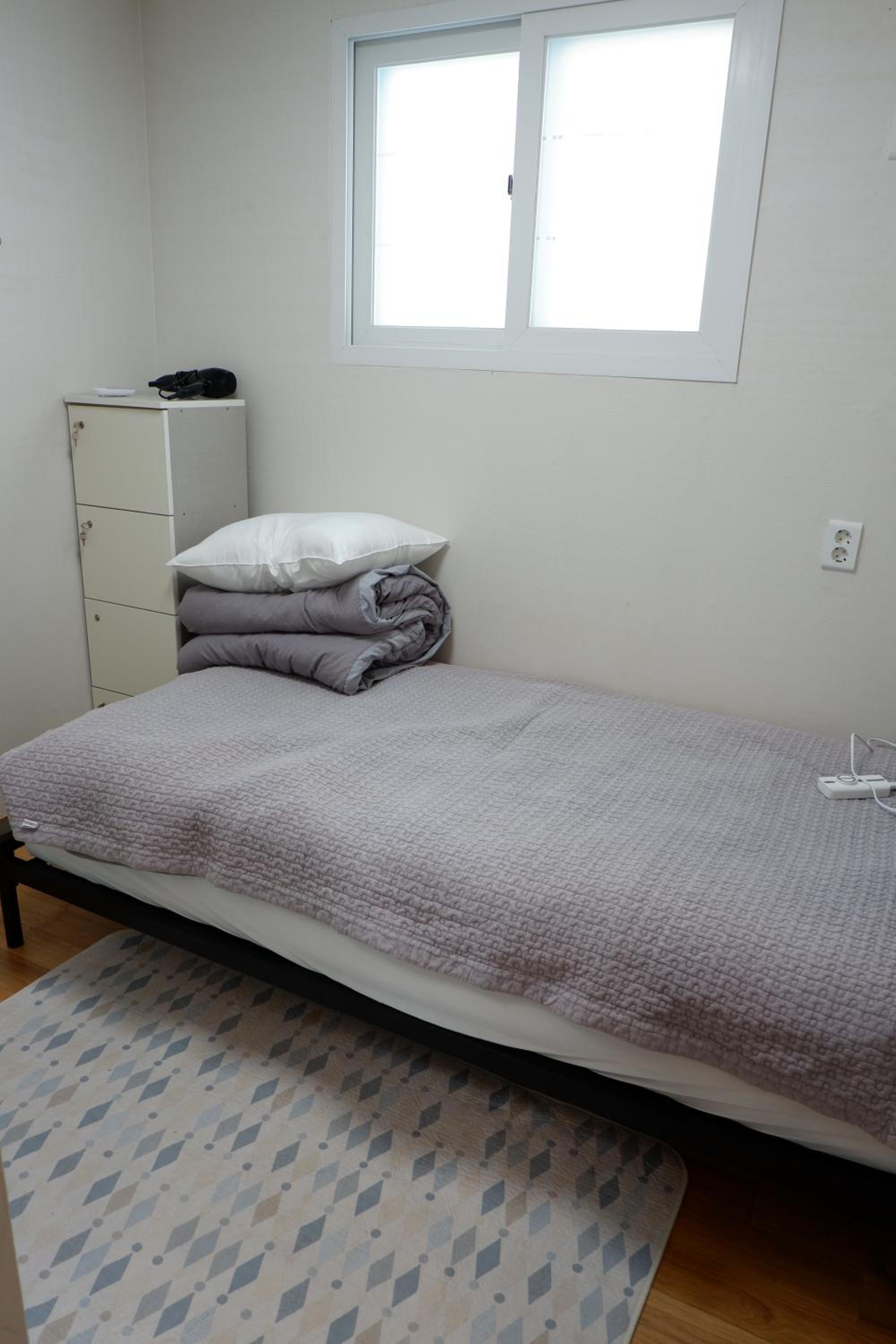 Single Room with Bathroom photo 1