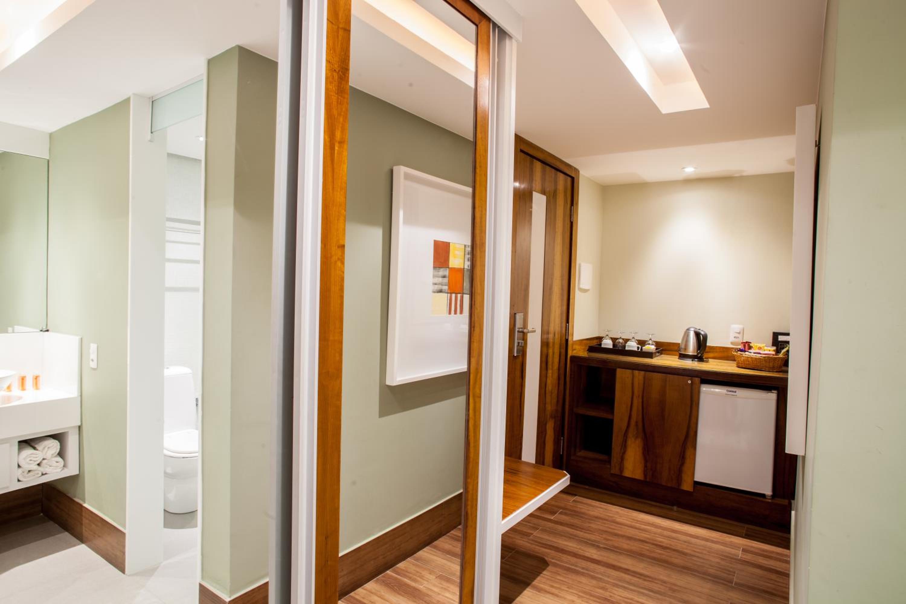 Superior Quadruple Room thumbnail 6