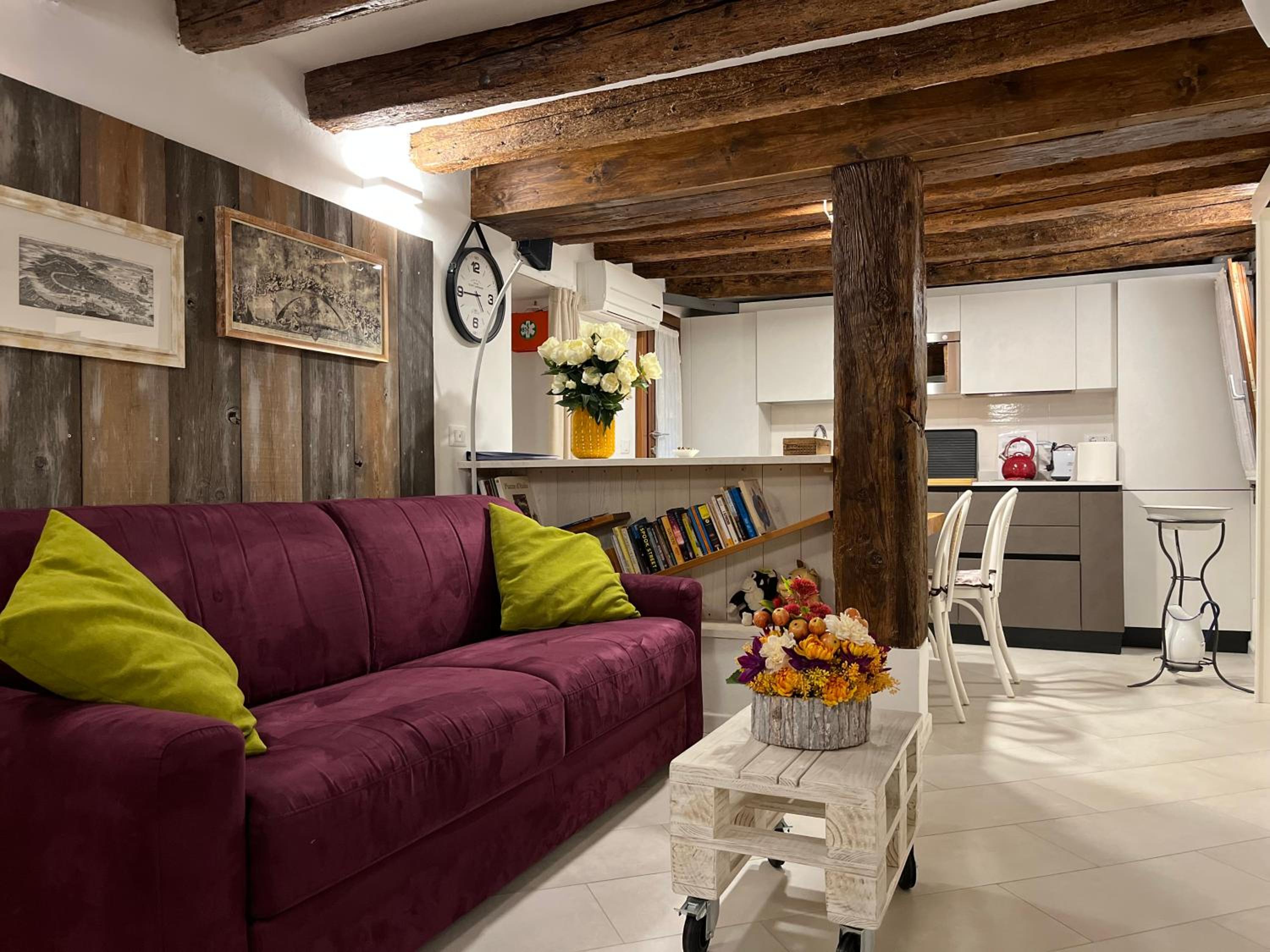 One-Bedroom House photo 1