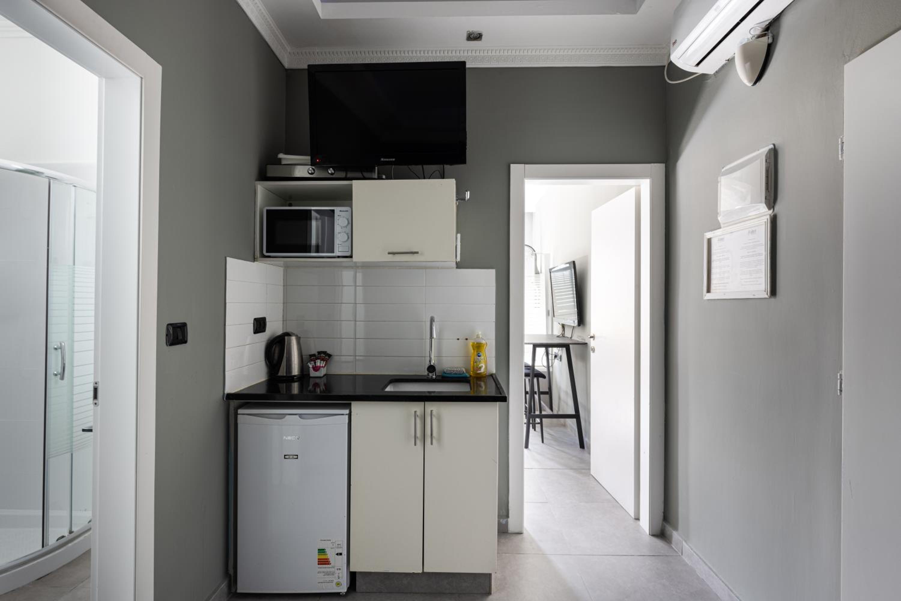 One-Bedroom Apartment (3 Adults) - Photo 11