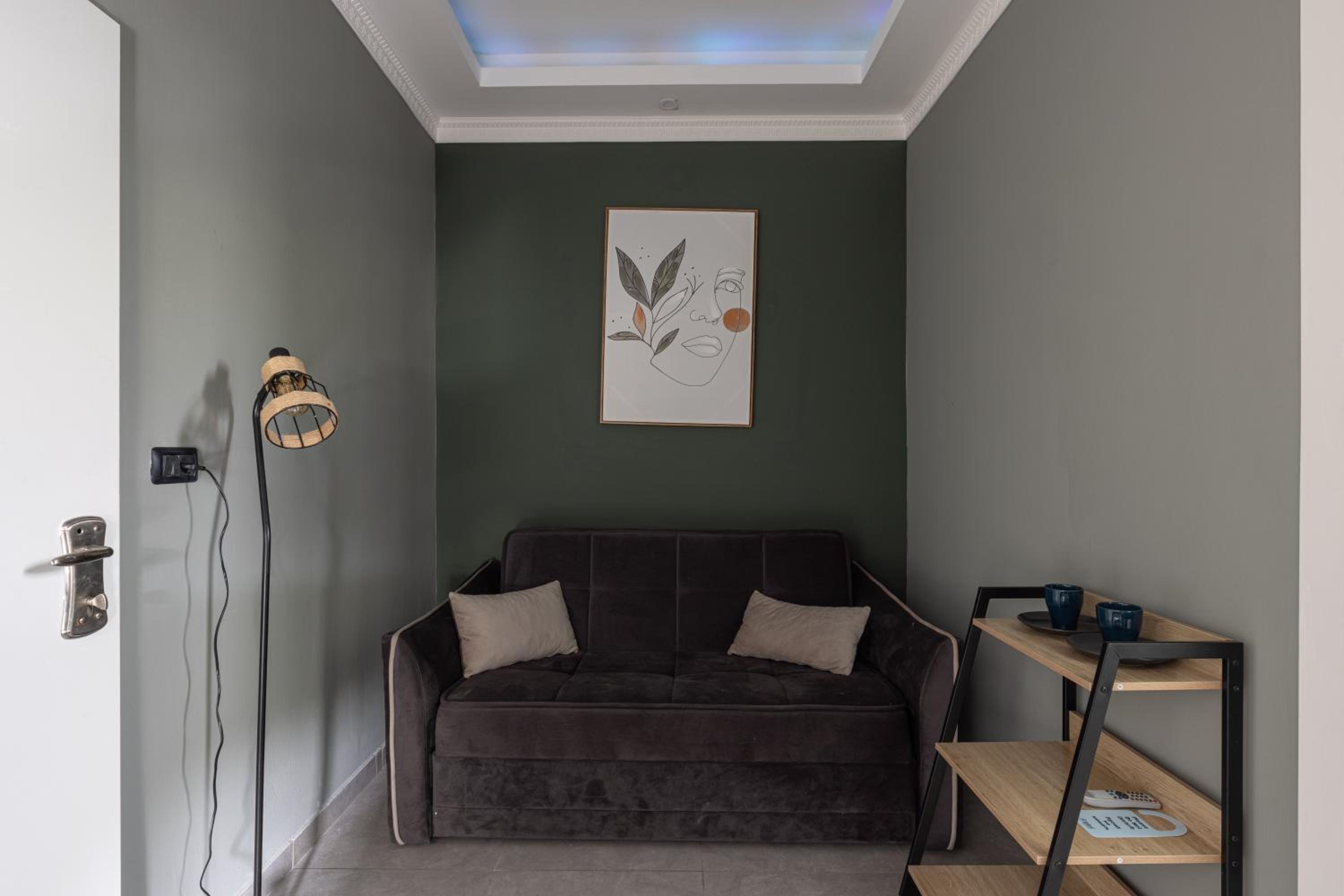 One-Bedroom Apartment (3 Adults) - Photo 10