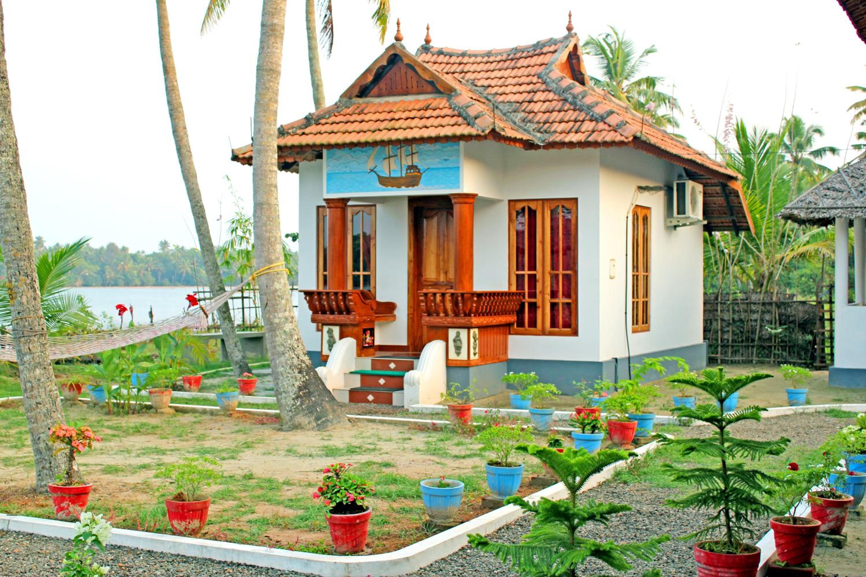 Deluxe Double or Twin Room with Lake View photo 3