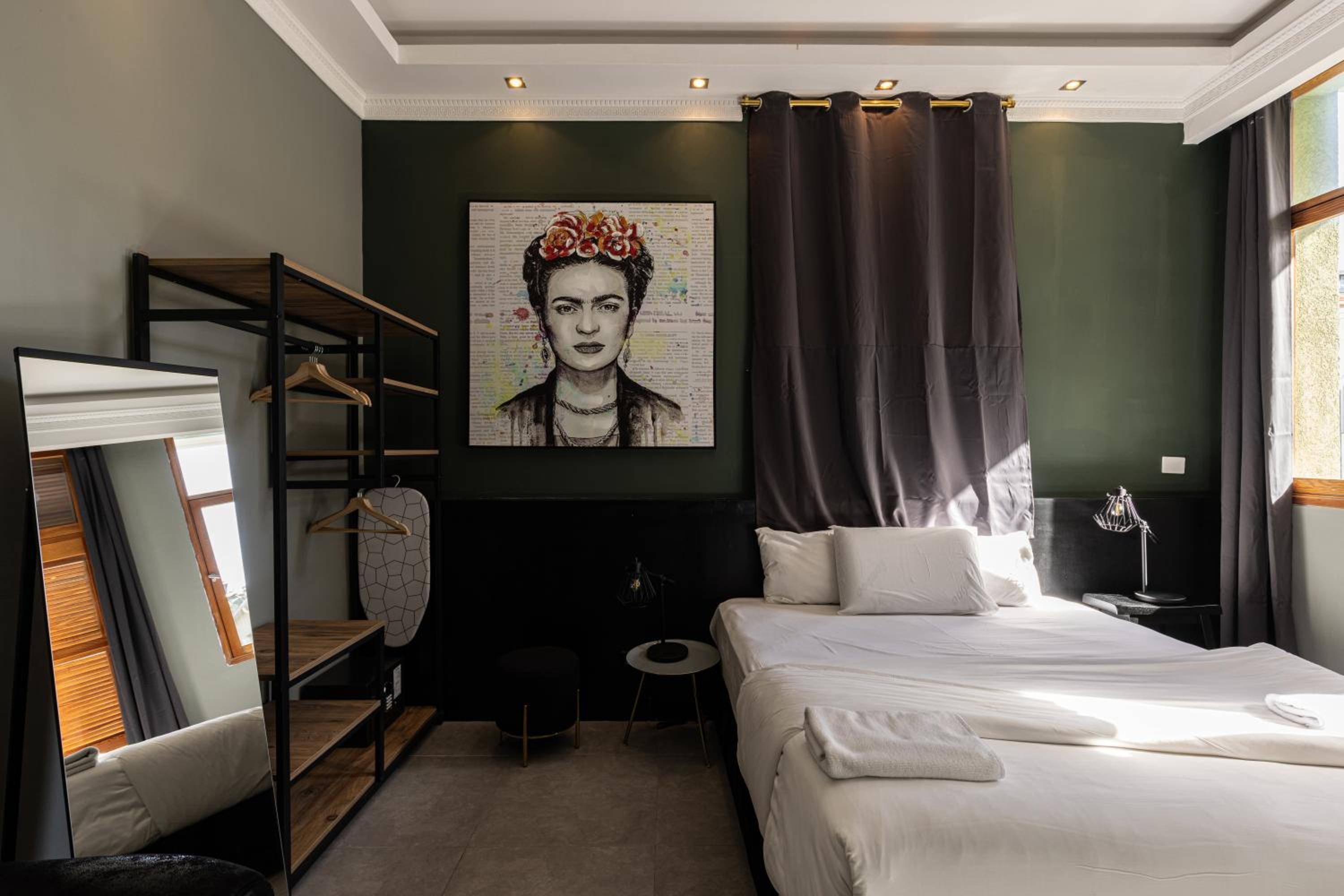 One-Bedroom Apartment (3 Adults) - Photo 5