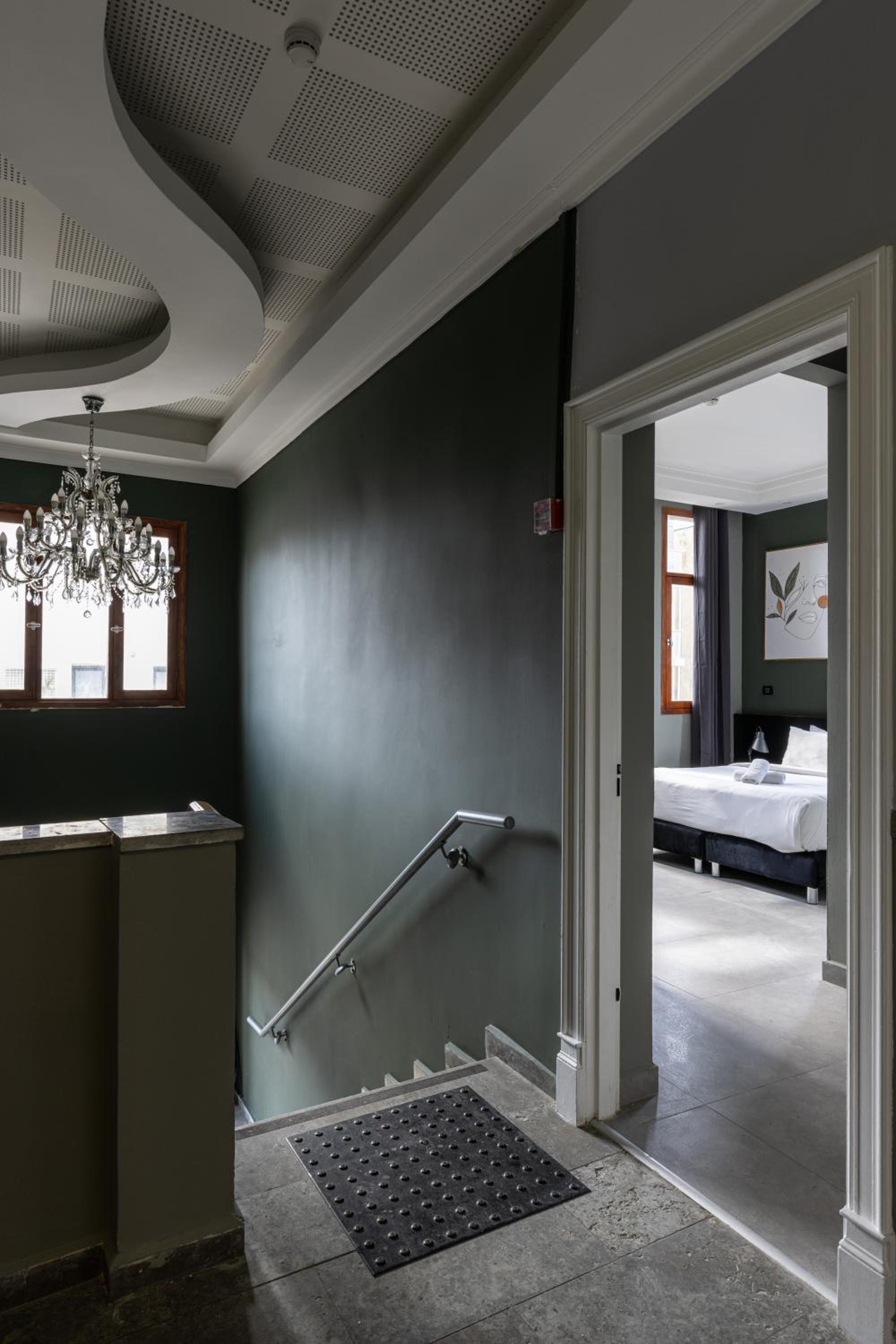 One-Bedroom Apartment (3 Adults) - Photo 17