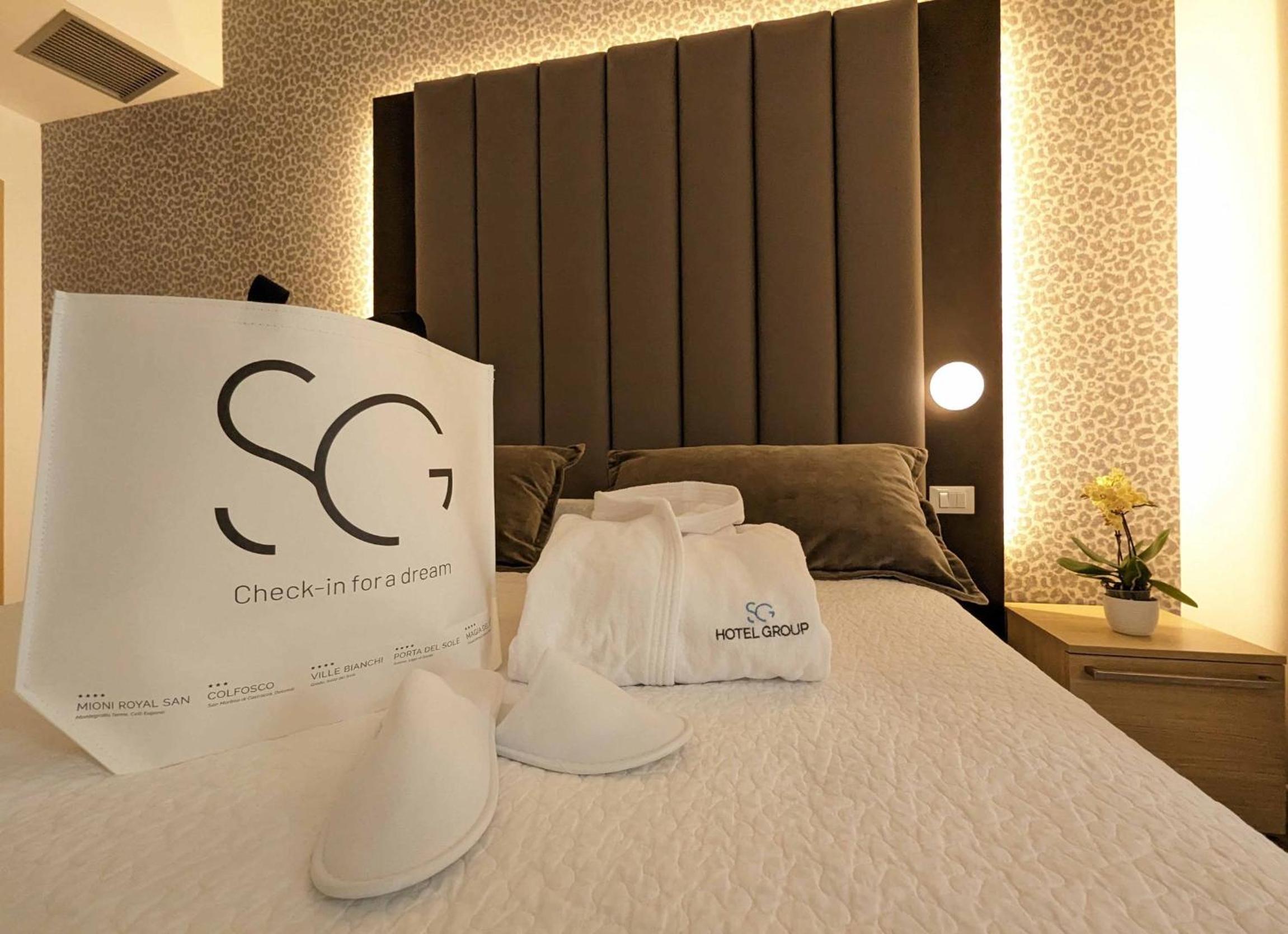 Standard Double or Twin Room photo 3