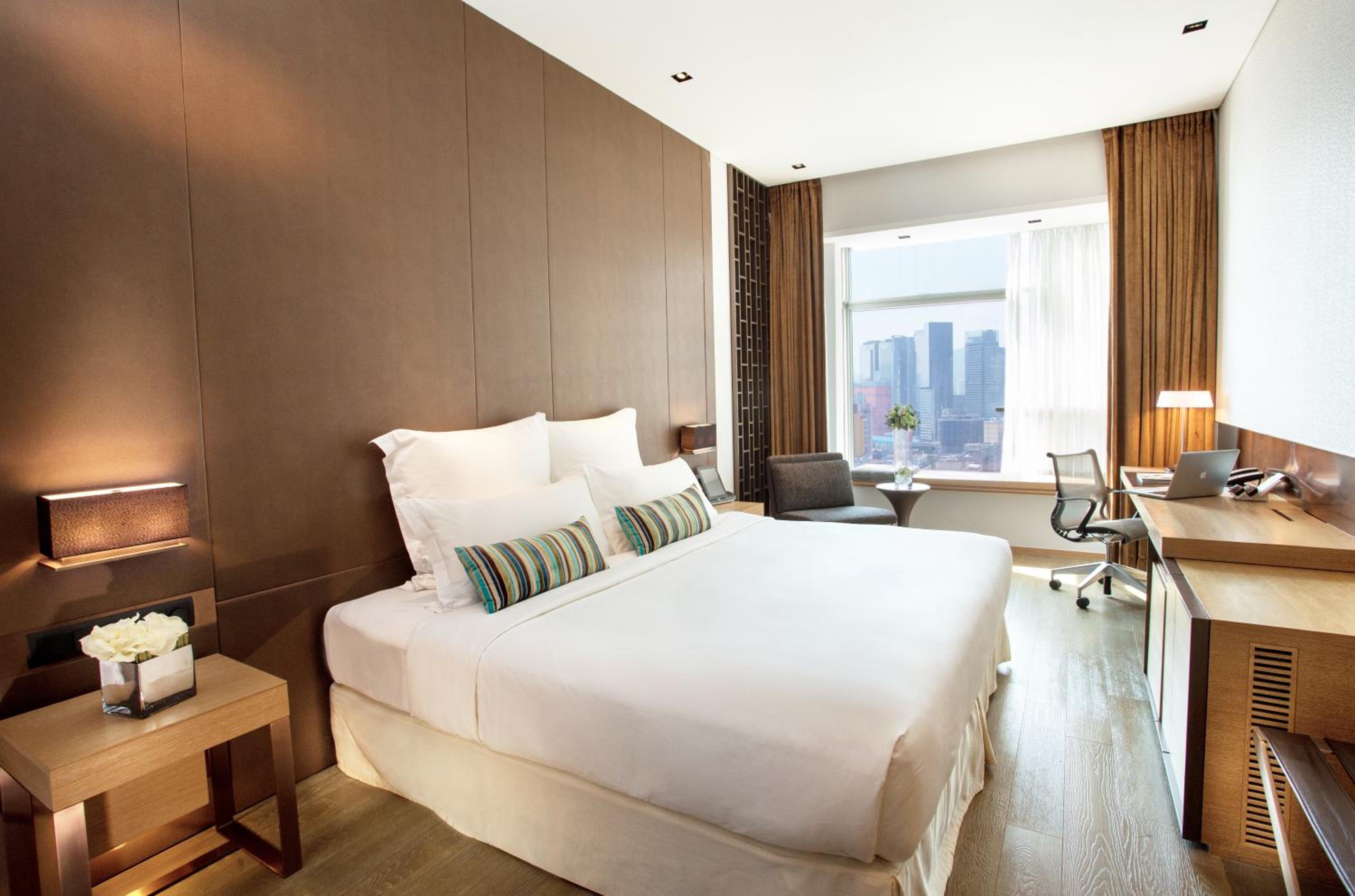 Club Superior Room